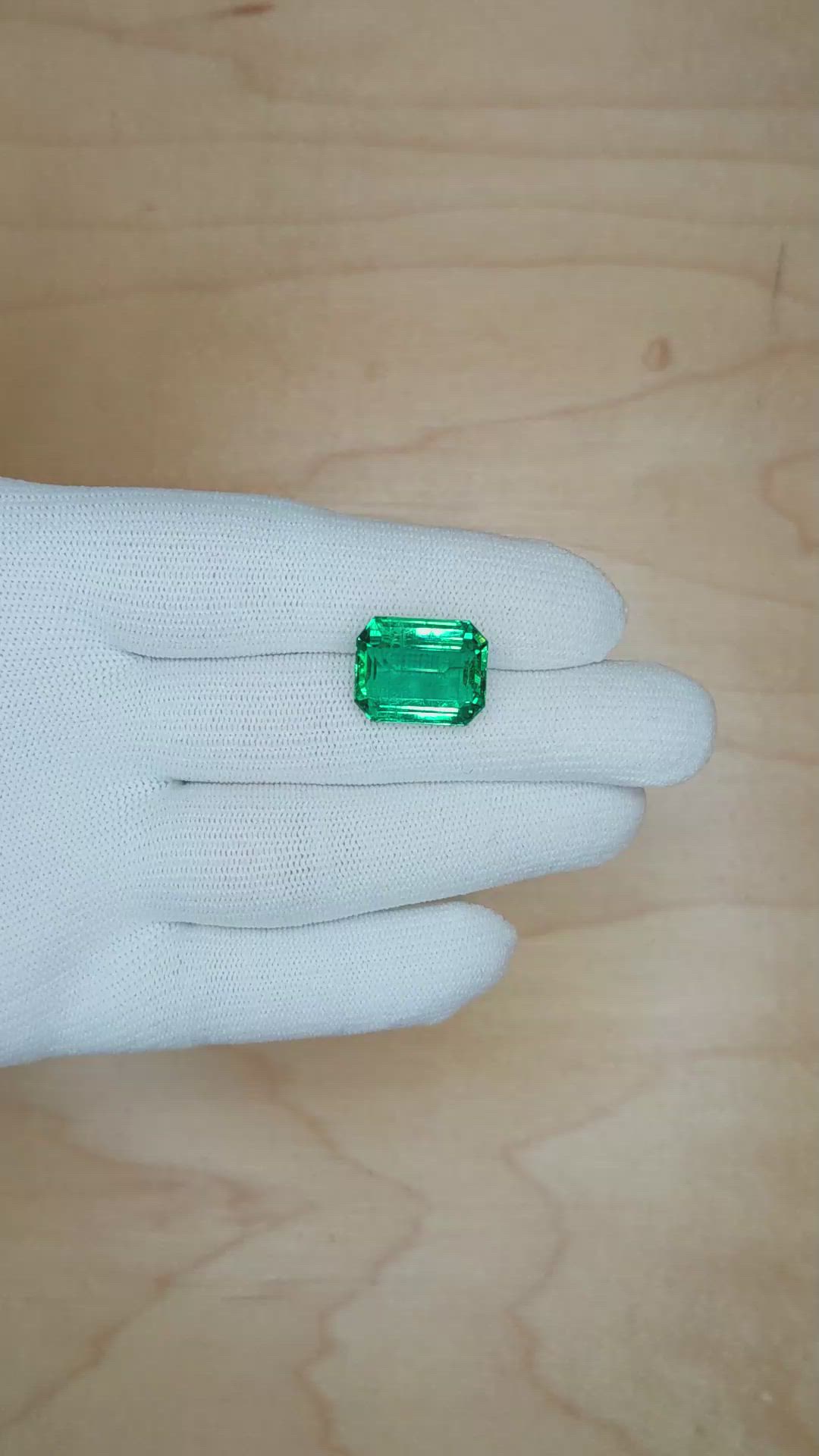 11.68 Ct. Emerald from Zambia Size Video
