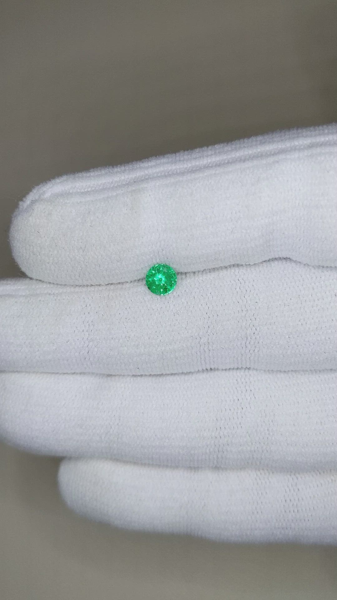 0.35 Ct. Emerald from Afghanistan Size Video