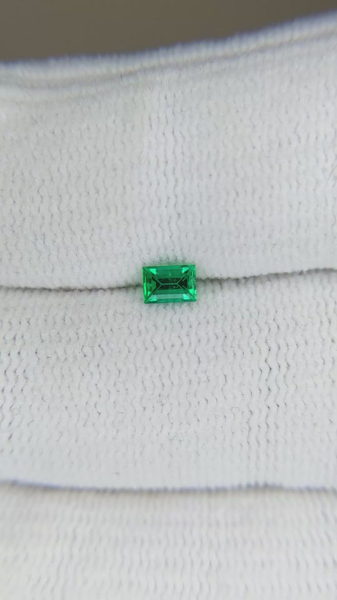 0.20 Ct. Emerald from Afghanistan Size Video