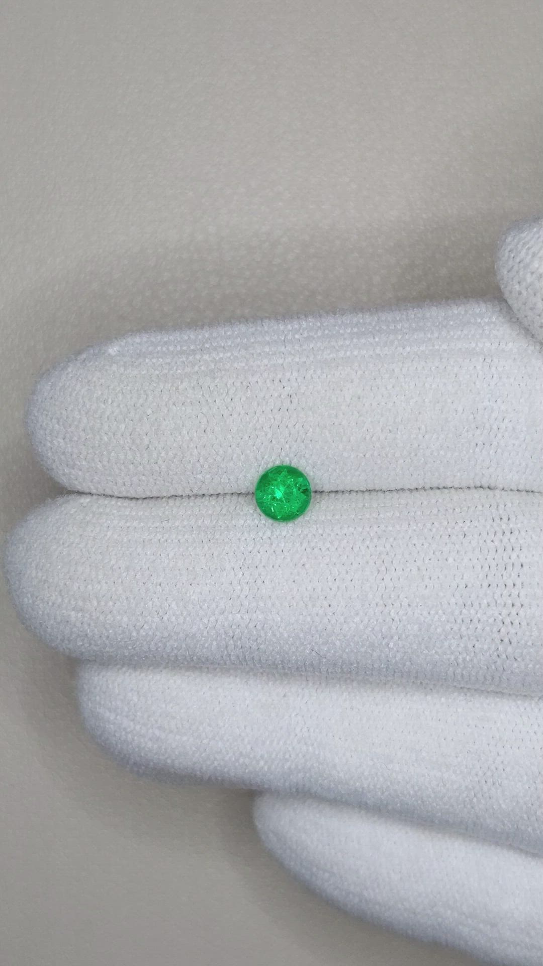 0.35 Ct. Emerald from Afghanistan Size Video