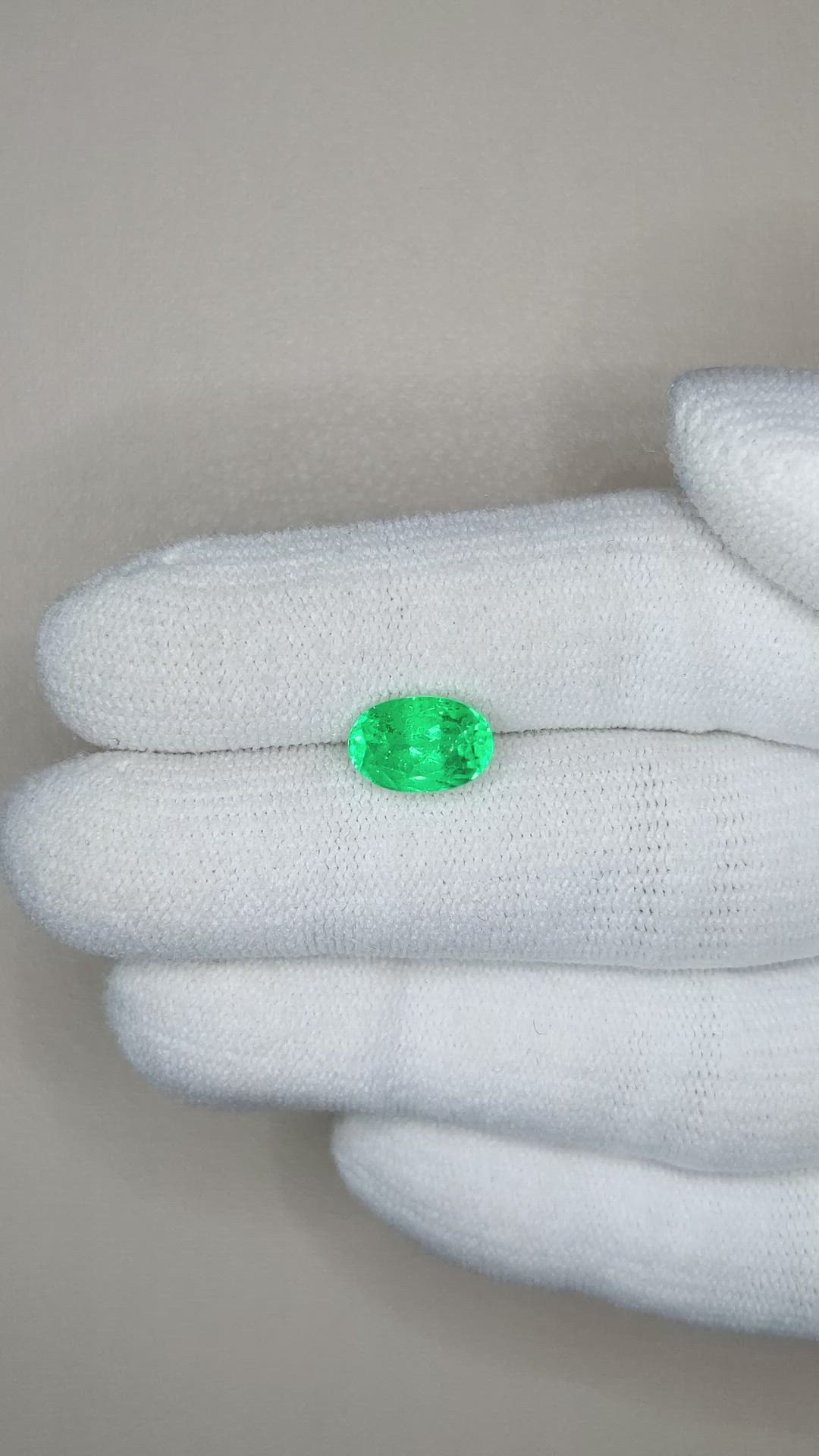 1.90 Ct. Emerald from Colombia Size Video