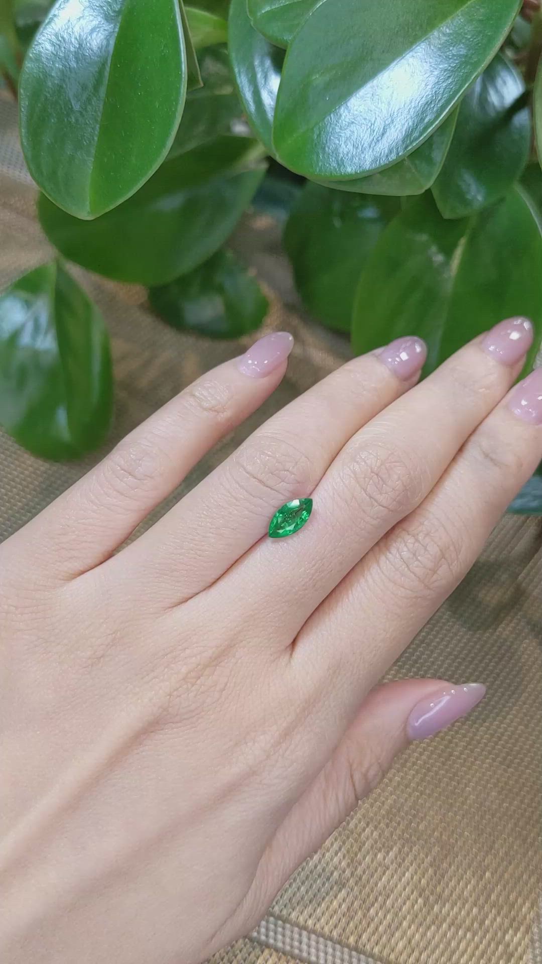 0.97 Ct. Emerald from Colombia Size Video