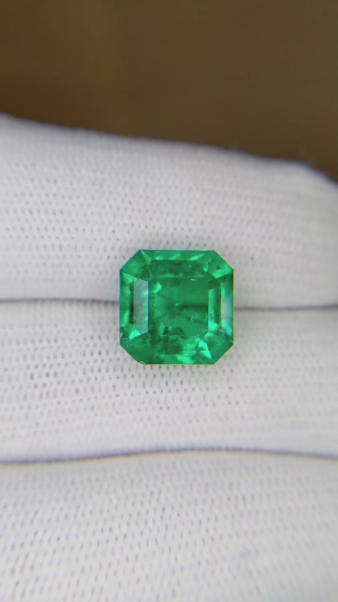 4.34 Ct. Emerald from Colombia Size Video
