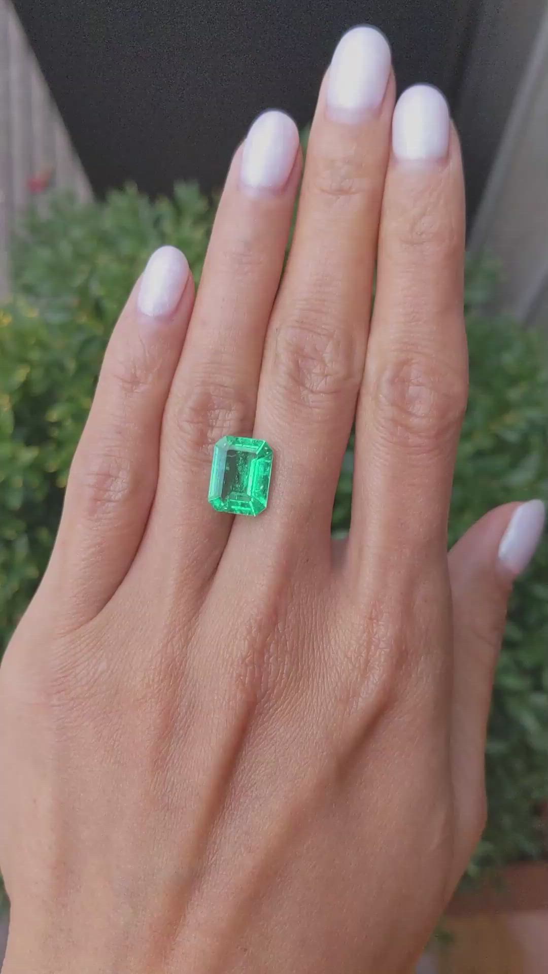 4.40 Ct. Emerald from Colombia Size Video