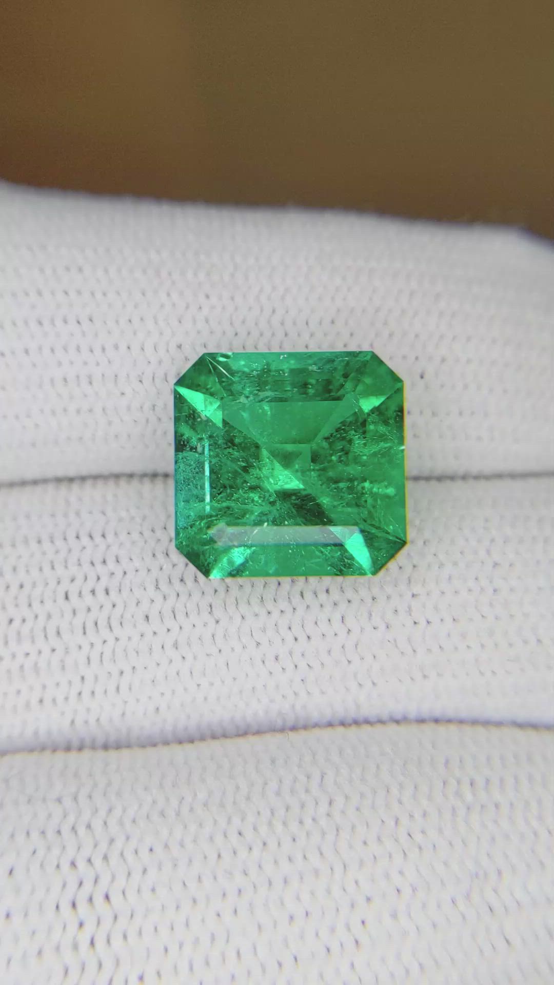 5.69 Ct. Emerald from Colombia Size Video