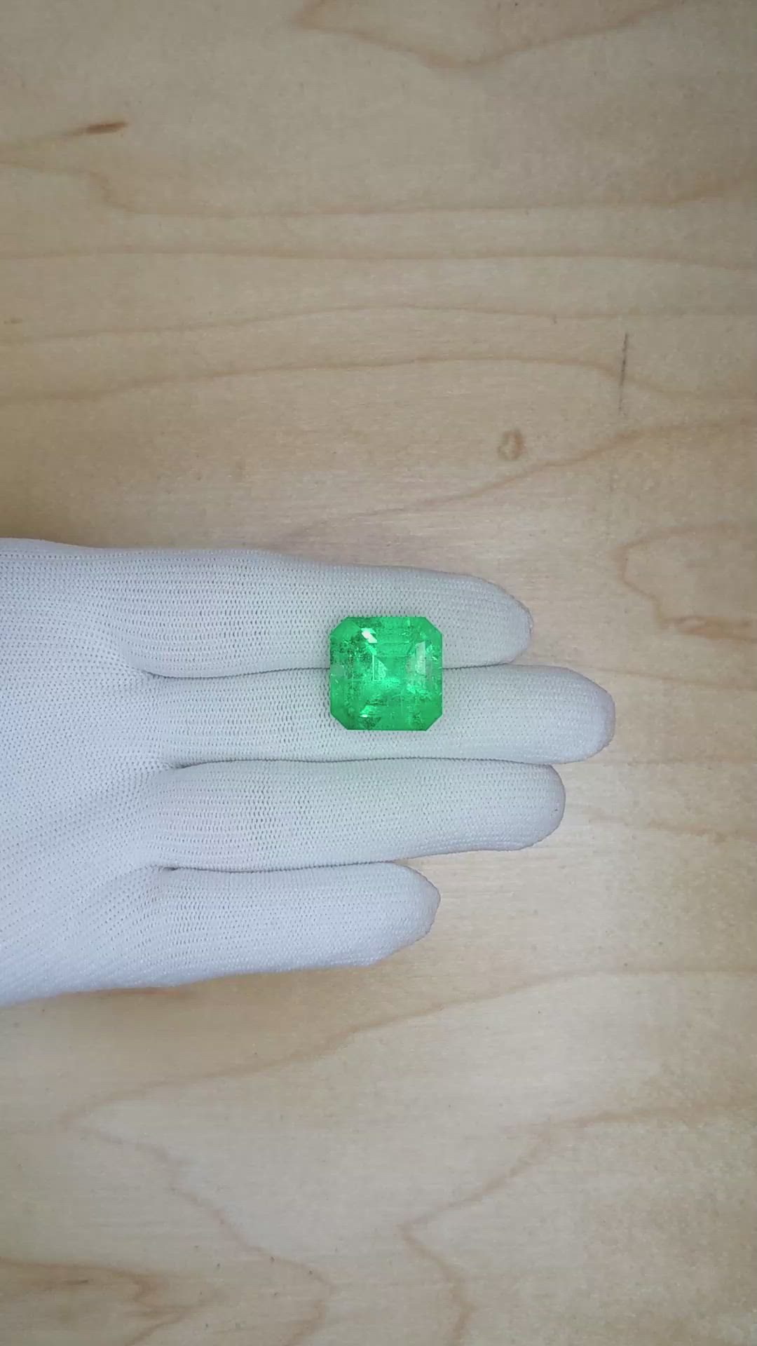 19.36 Ct. Emerald from Colombia Size Video
