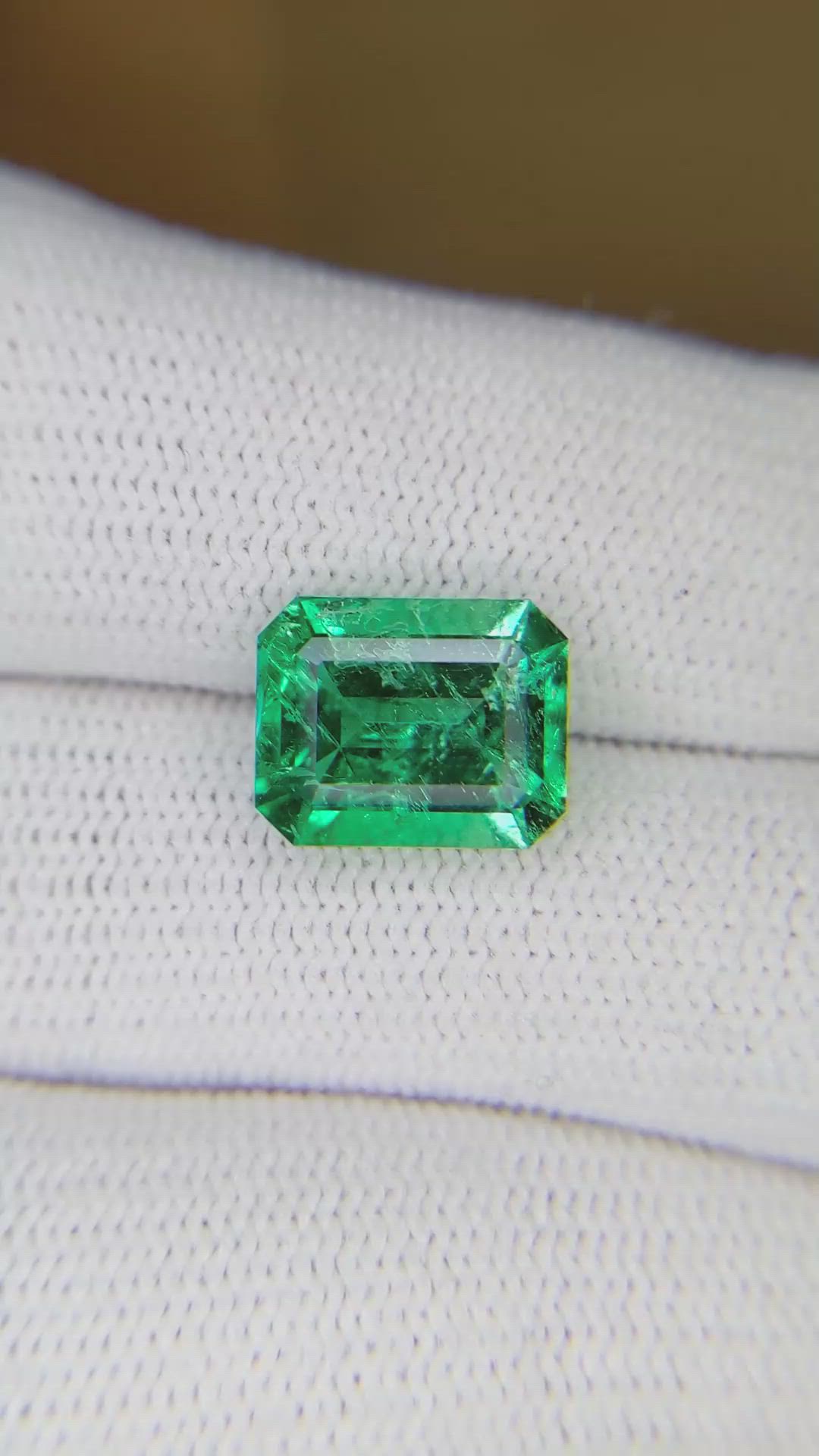 3.52 Ct. Emerald from Colombia Size Video