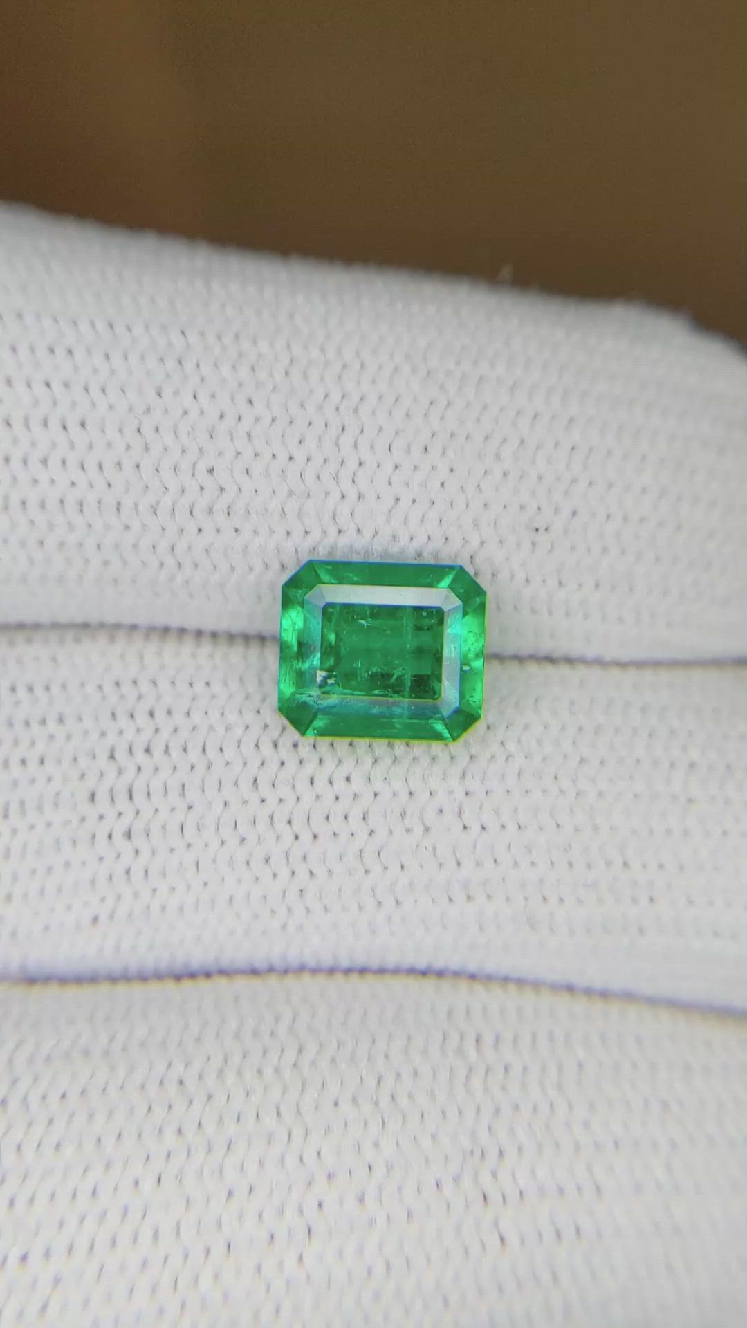 1.70 Ct. Emerald from Colombia Size Video