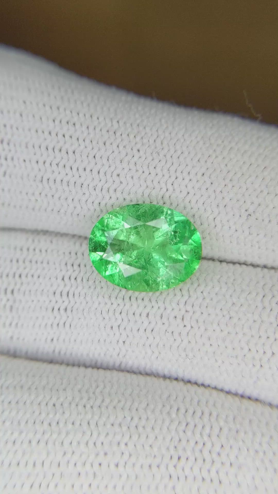 2.78 Ct. Emerald from Colombia Size Video