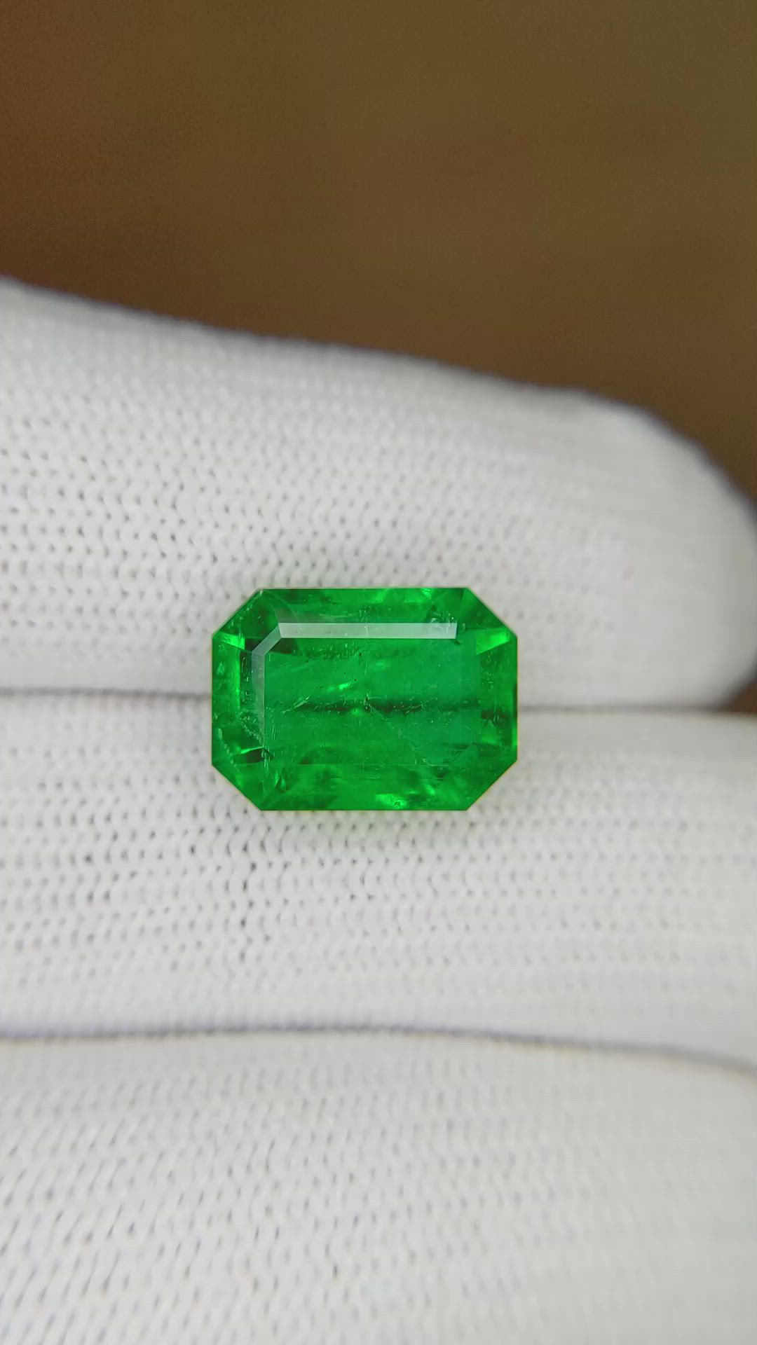 5.50 Ct. Emerald from Zambia Size Video