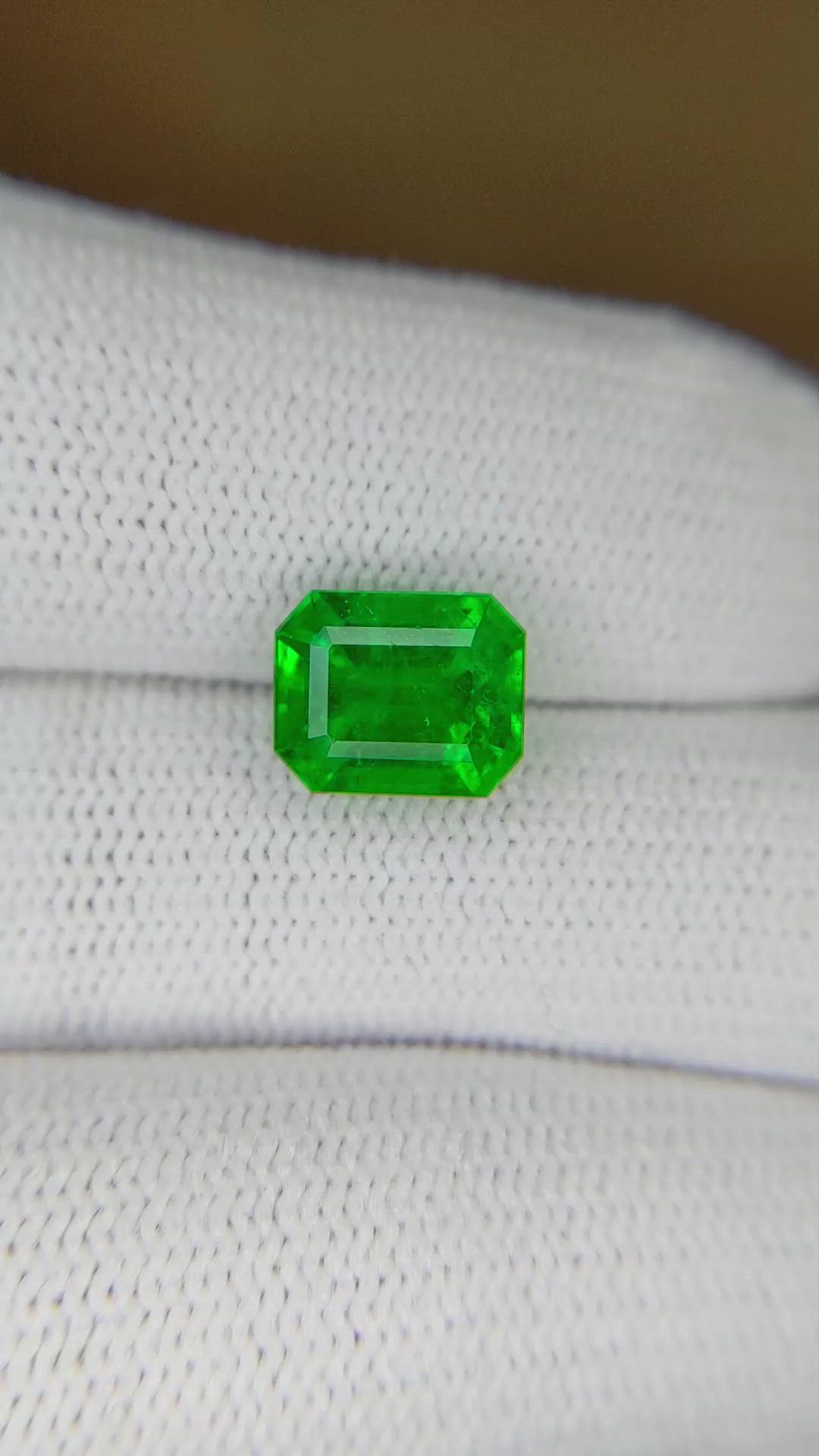 2.51 Ct. Emerald from Zambia Size Video
