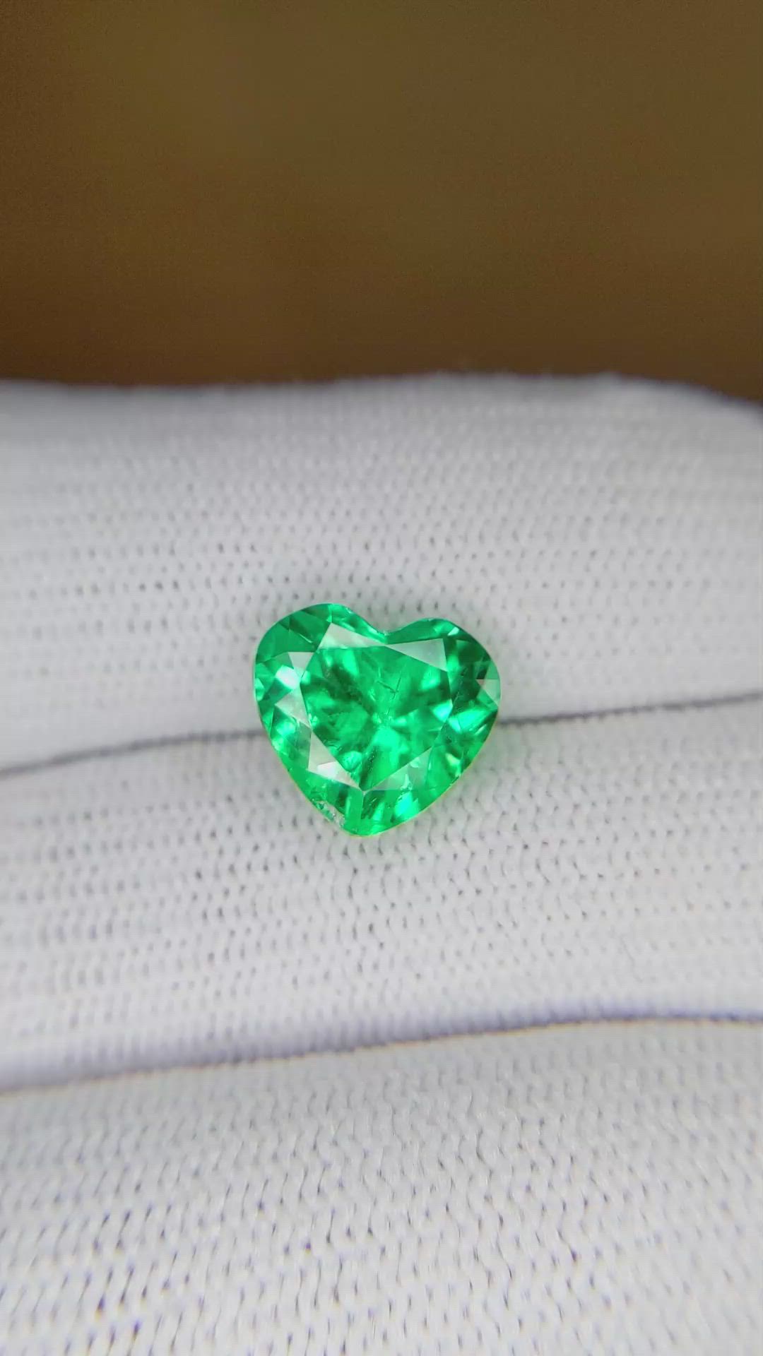 2.75 Ct. Emerald from Colombia Size Video