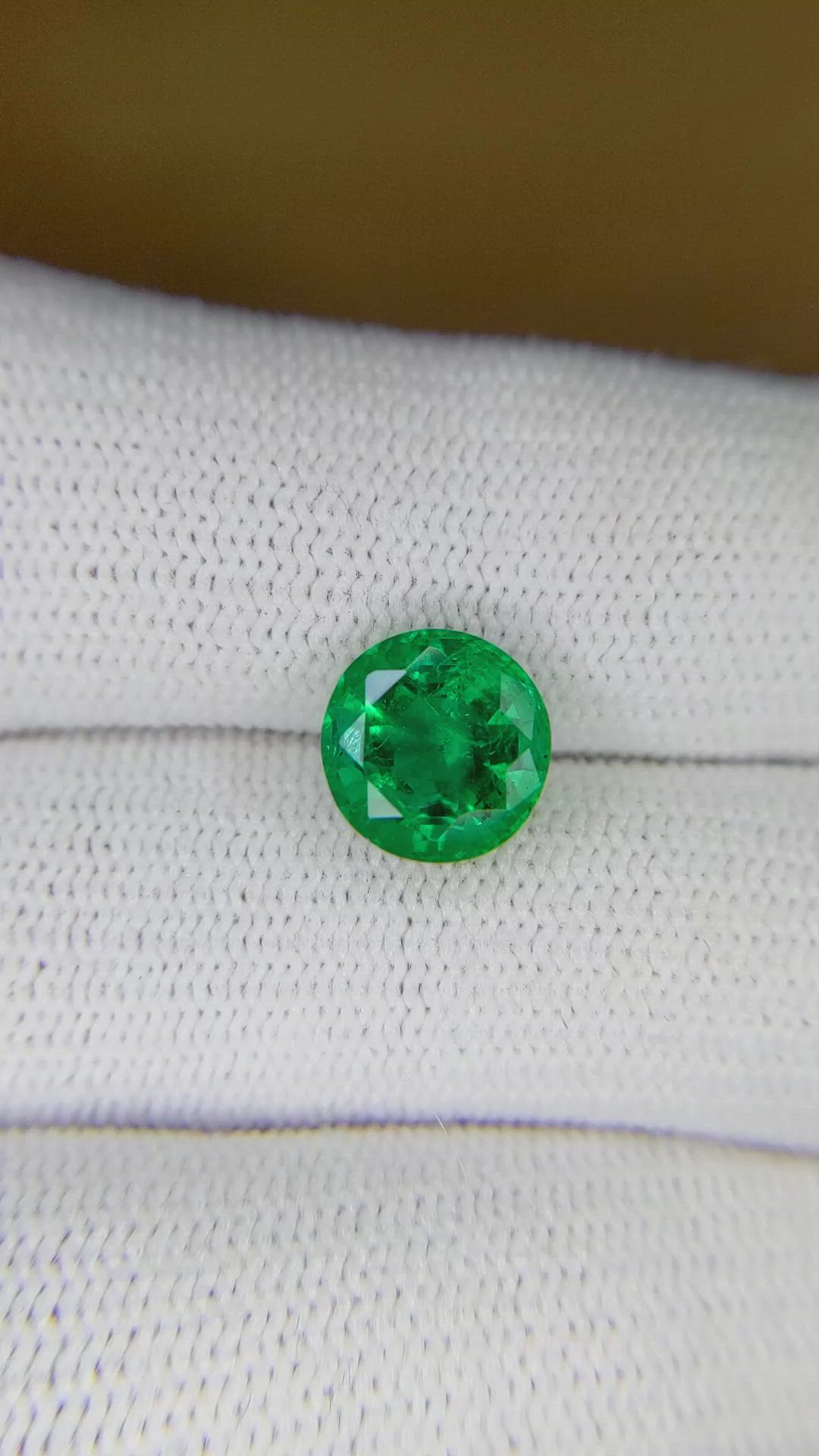 2.10 Ct. Emerald from Zambia Size Video