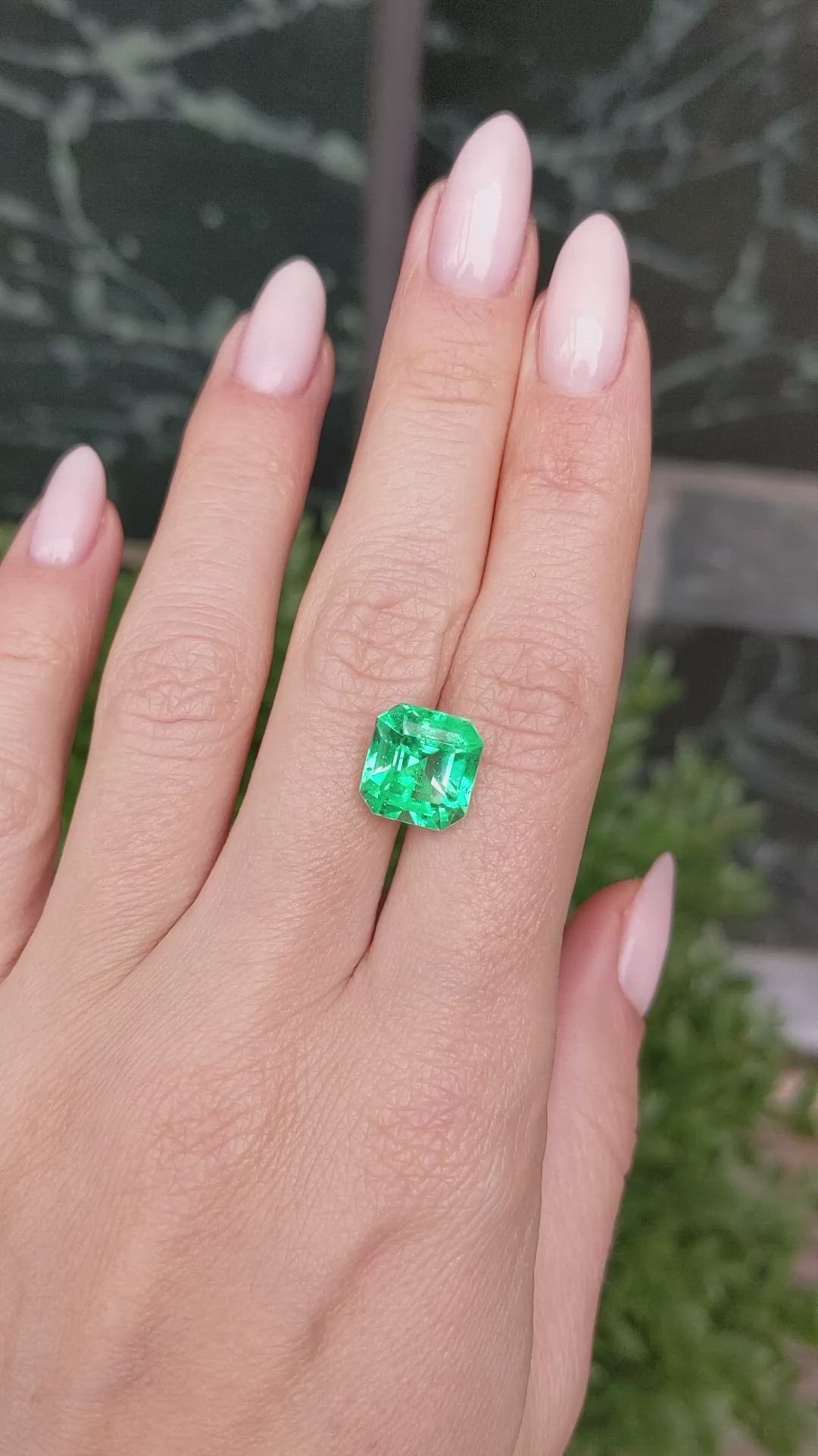 5.07 Ct. Emerald from Colombia Size Video