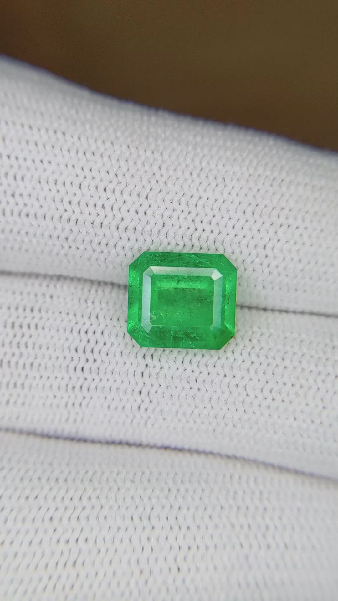 2.27 Ct. Emerald from Colombia Size Video