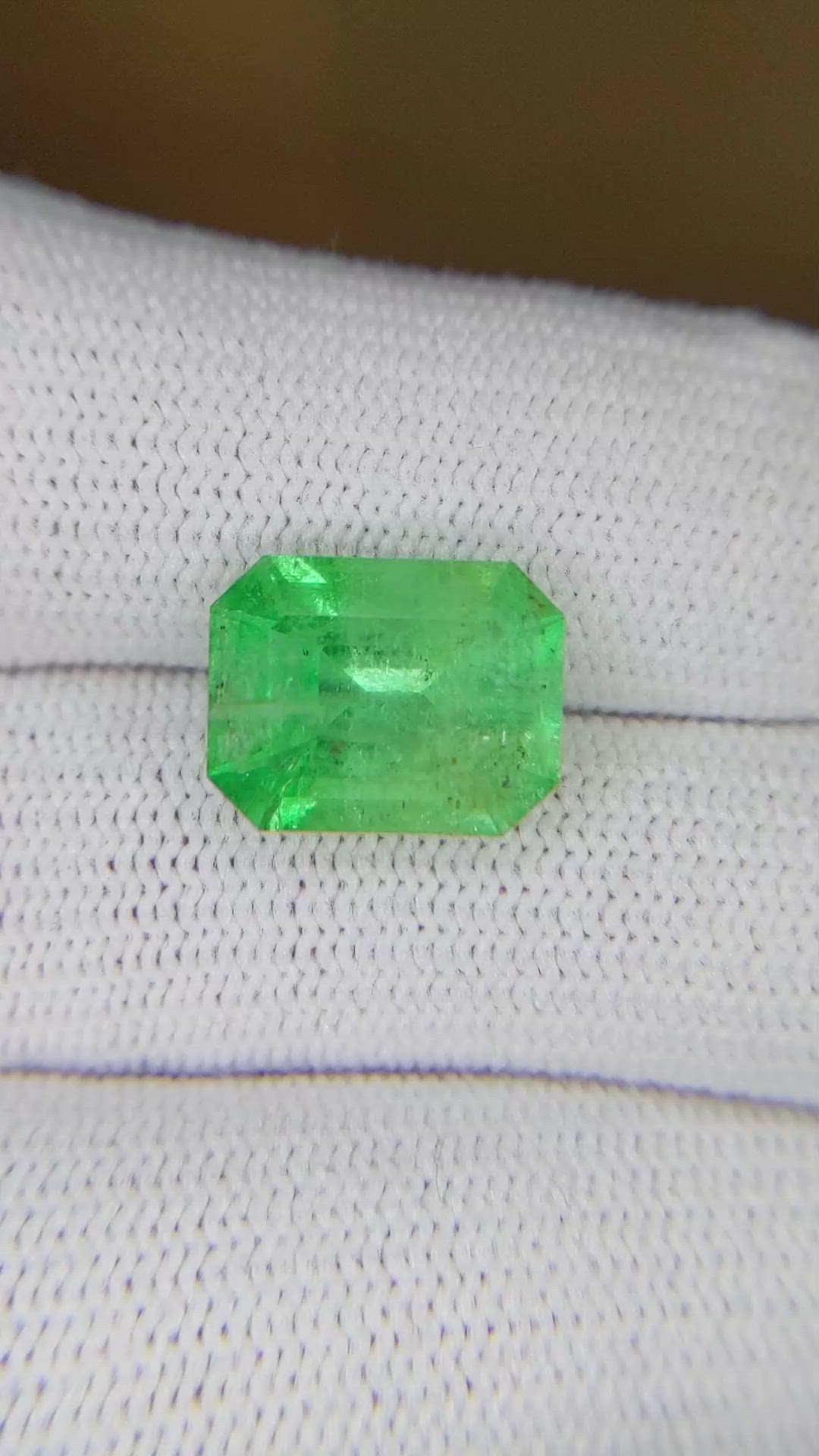 4.58 Ct. Emerald from Colombia Size Video