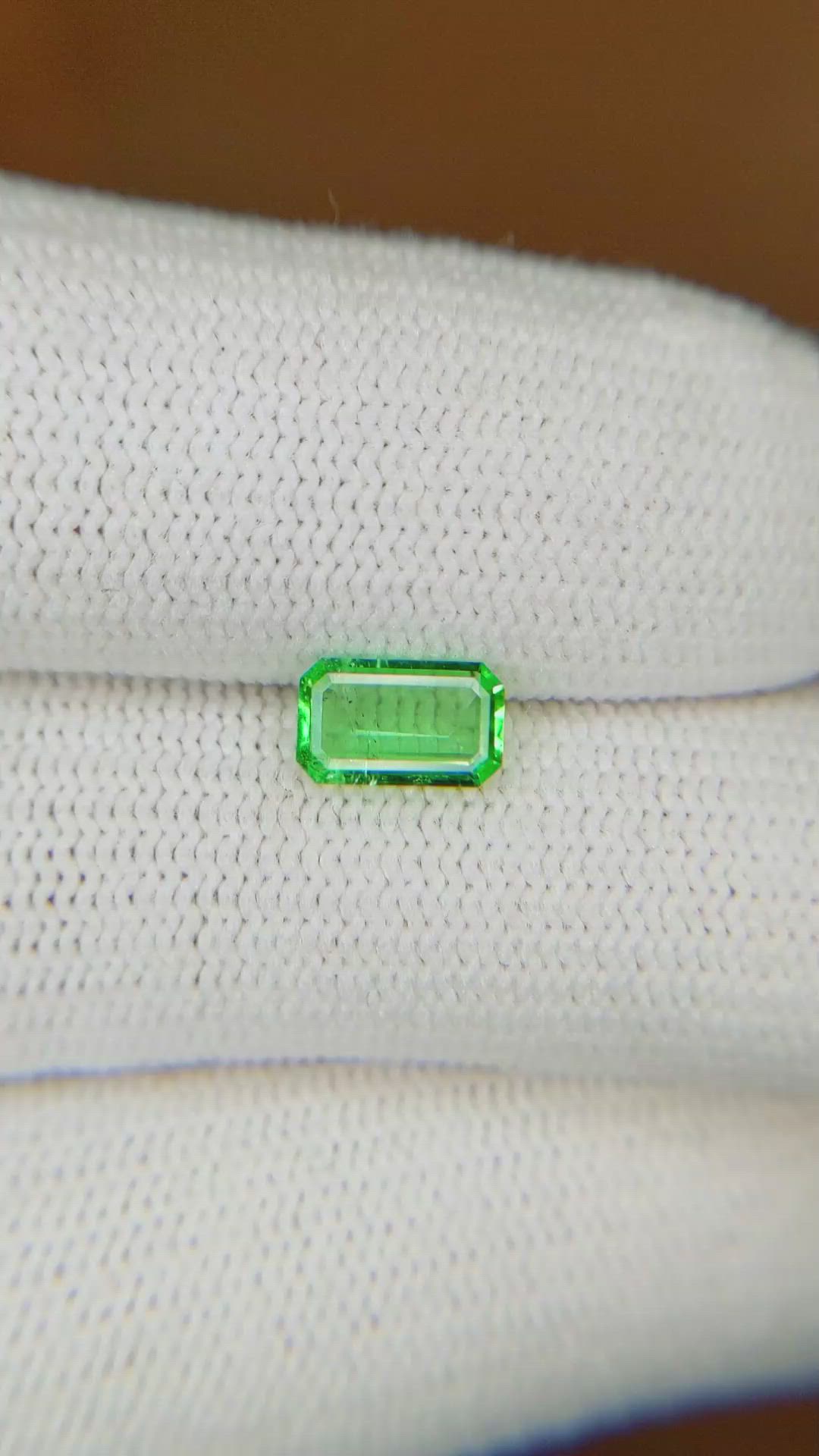 0.51 Ct. Emerald from Colombia Size Video