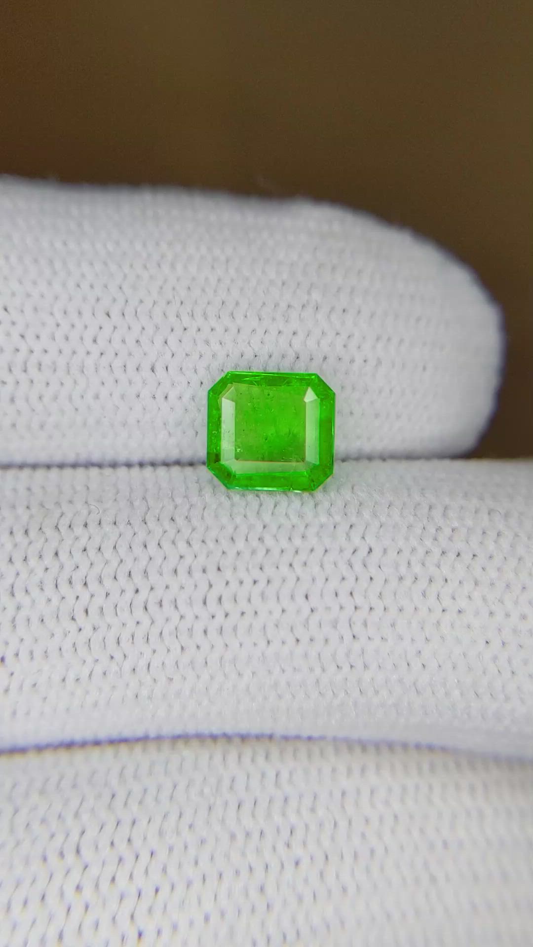 0.77 Ct. Emerald from Colombia Size Video
