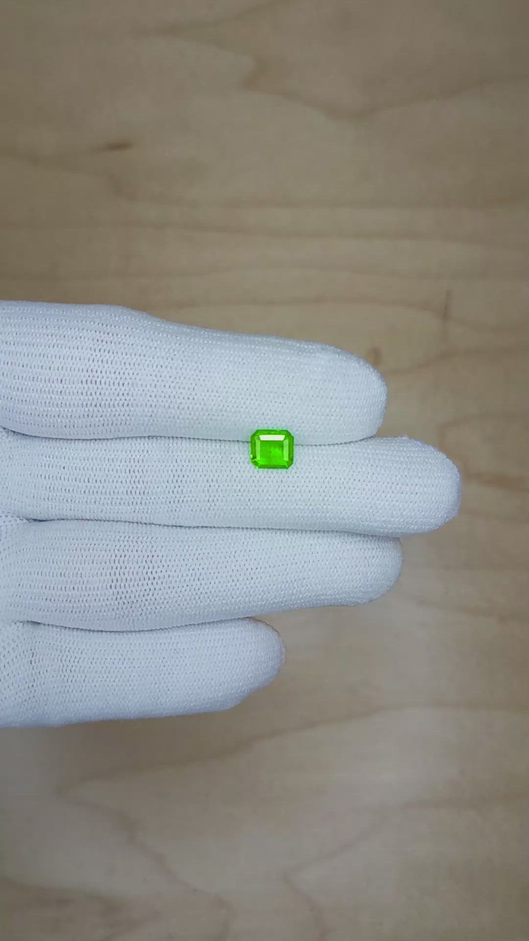 0.77 Ct. Emerald from Colombia Size Video