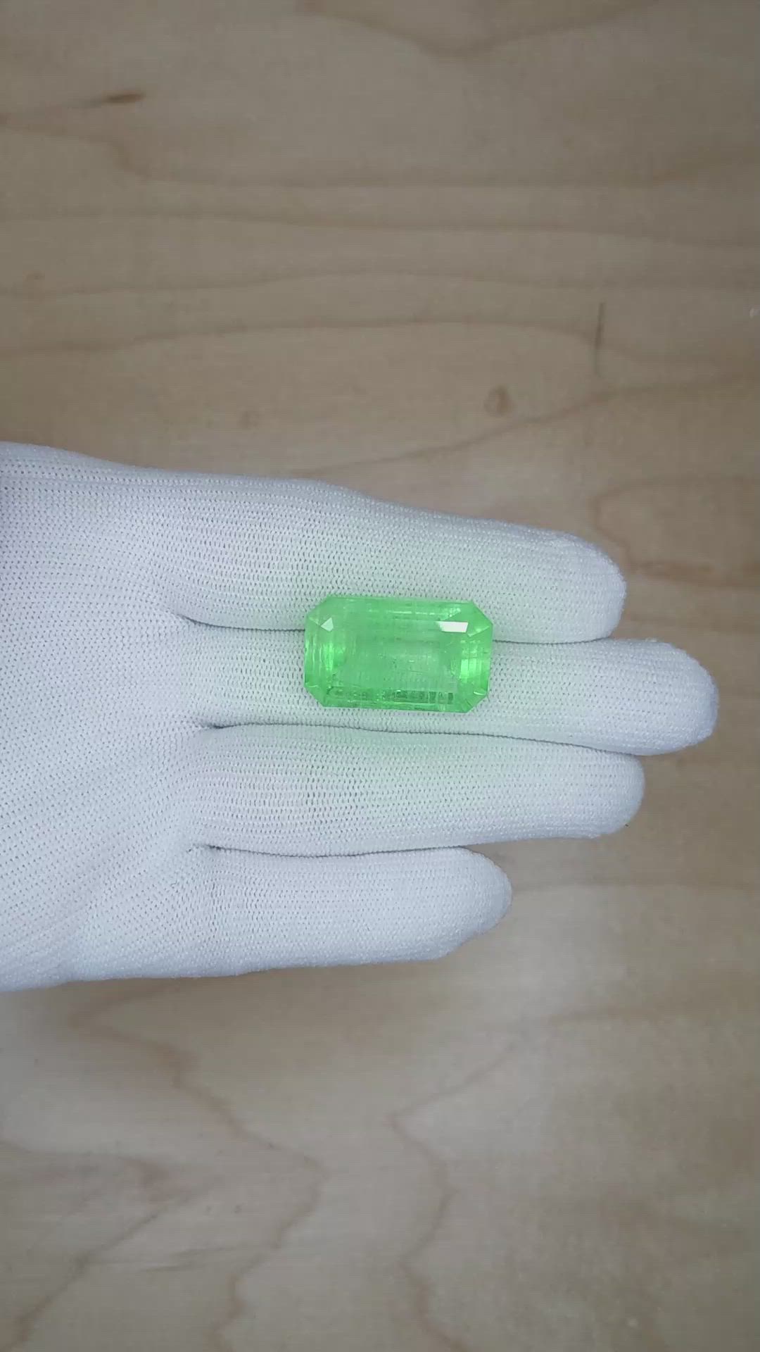 29.18 Ct. Emerald from Zambia Size Video