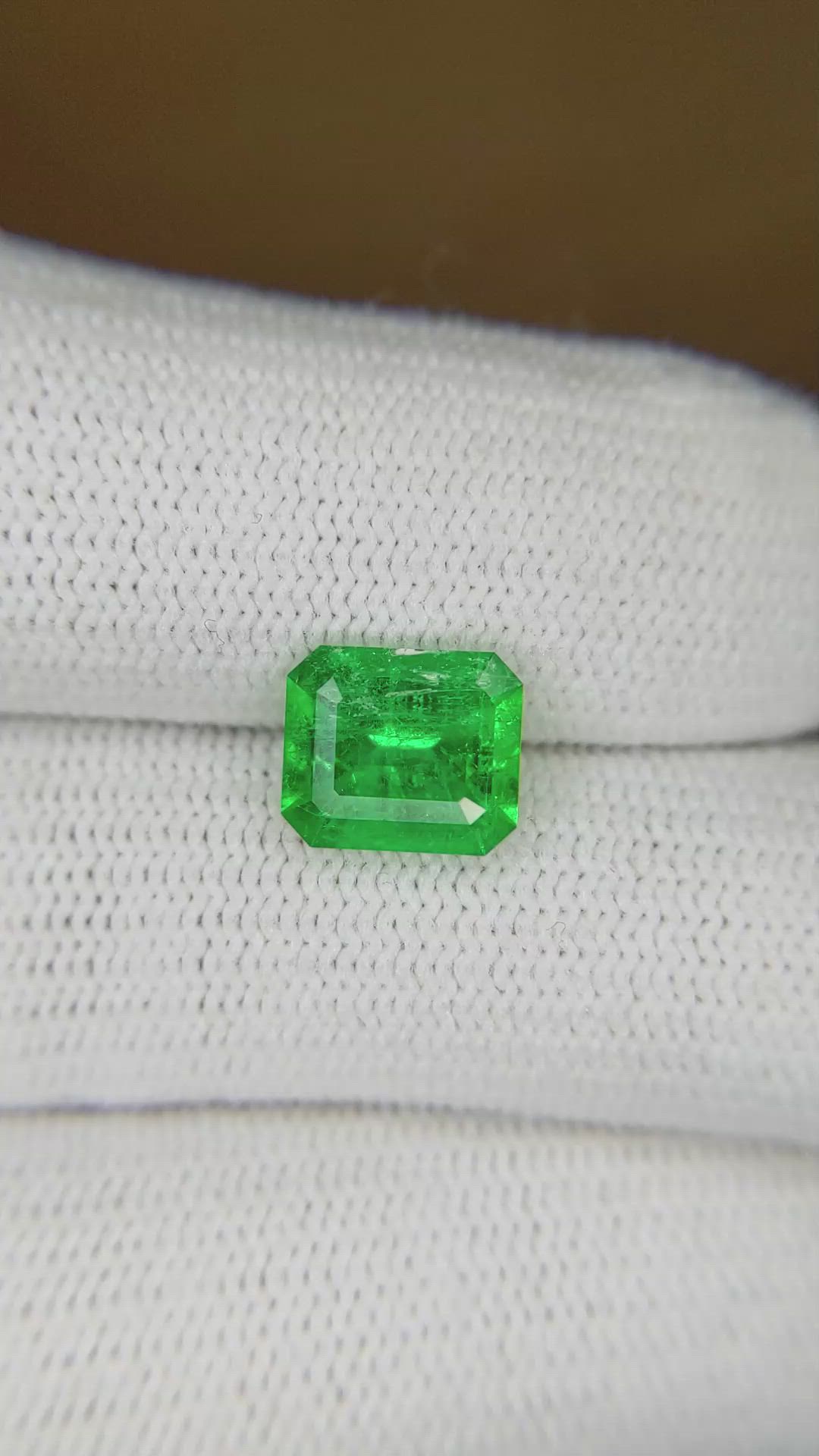 1.73 Ct. Emerald from Colombia Size Video
