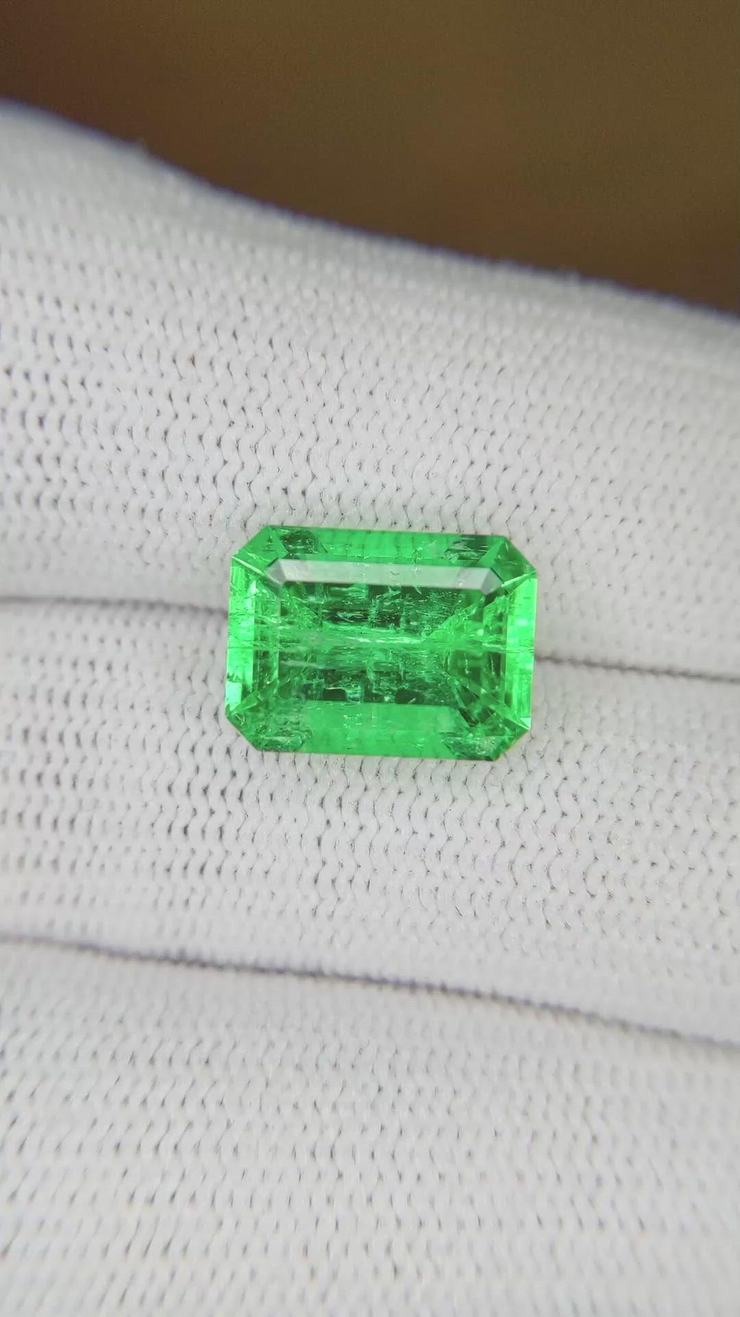 4.38 Ct. Emerald from Colombia Size Video