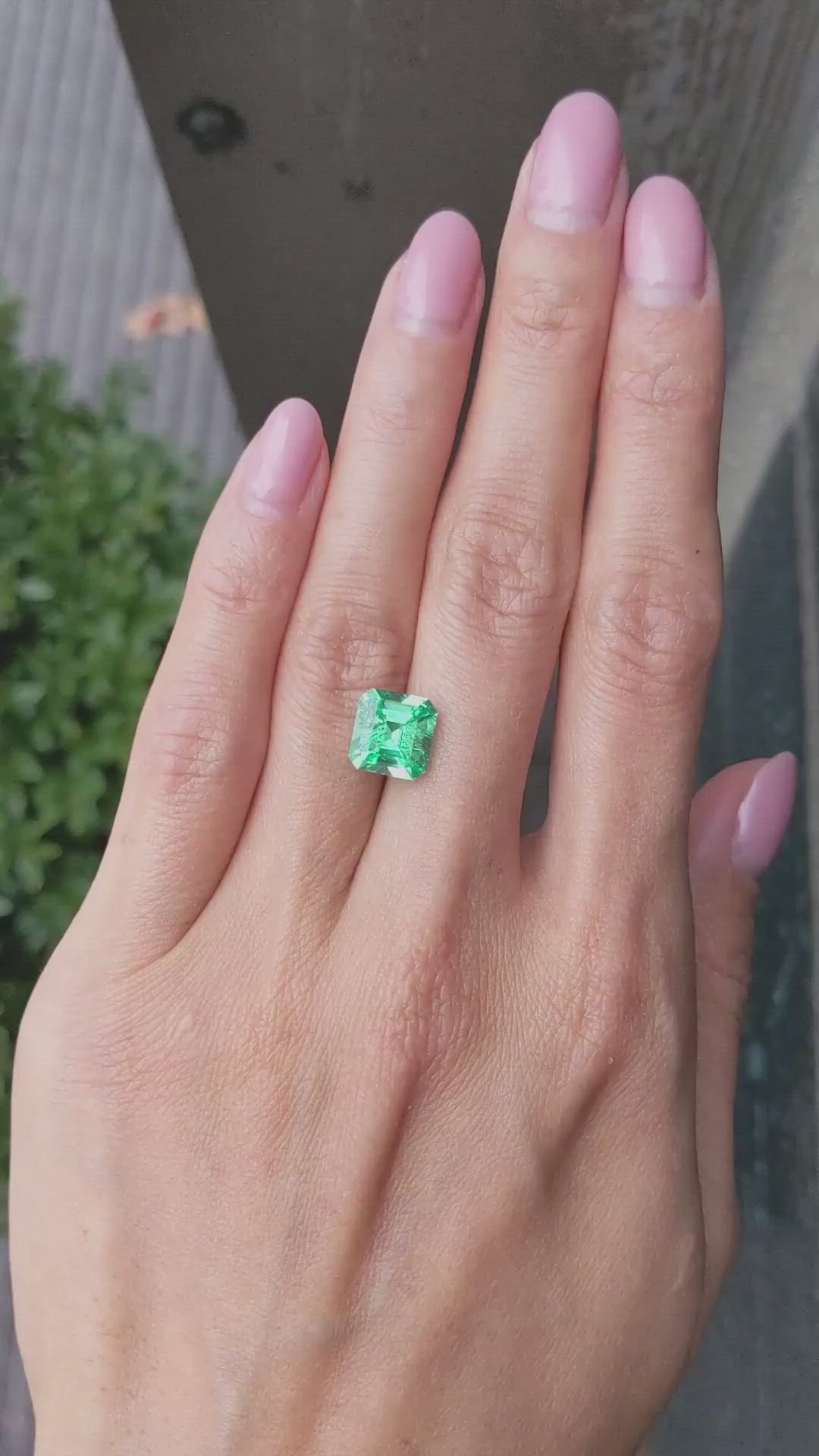 3.10 Ct. Emerald from Colombia Size Video