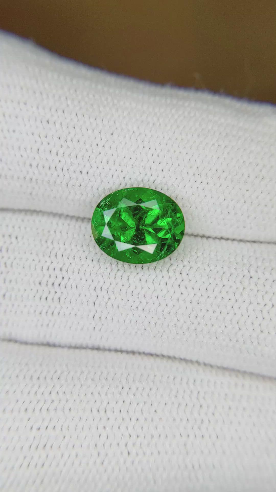 2.18 Ct. Emerald from Colombia Size Video