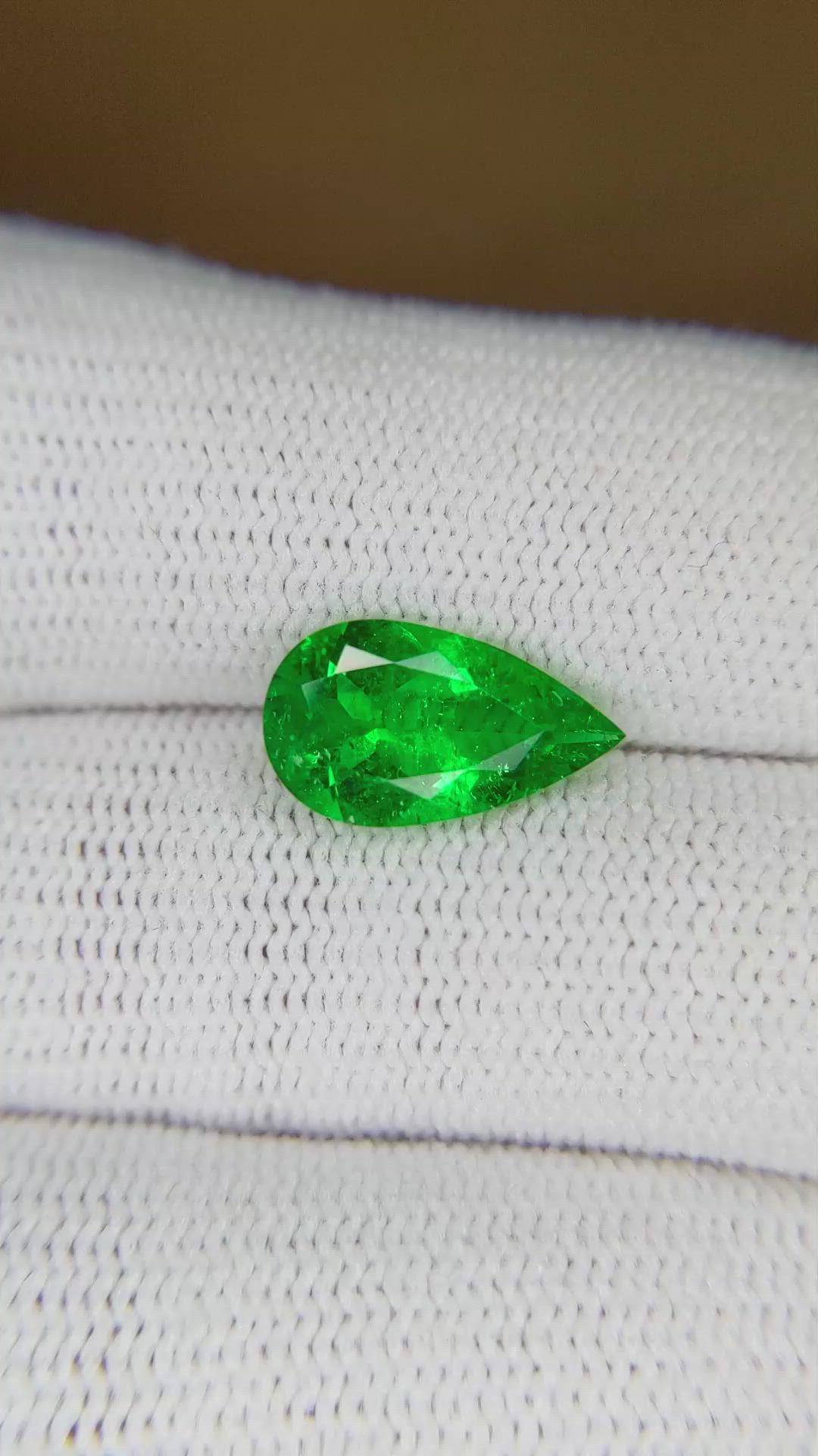 1.83 Ct. Emerald from Colombia Size Video