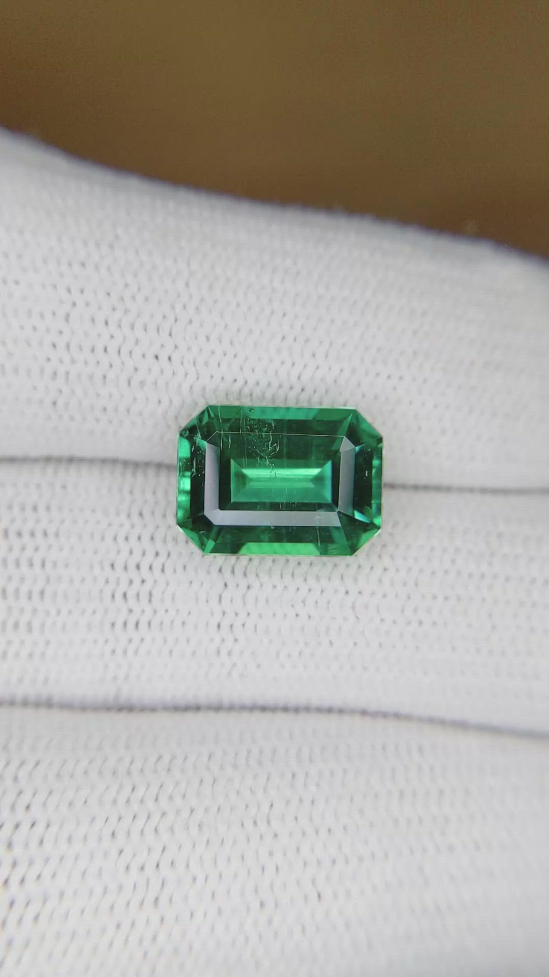 3.89 Ct. Emerald from Colombia Size Video