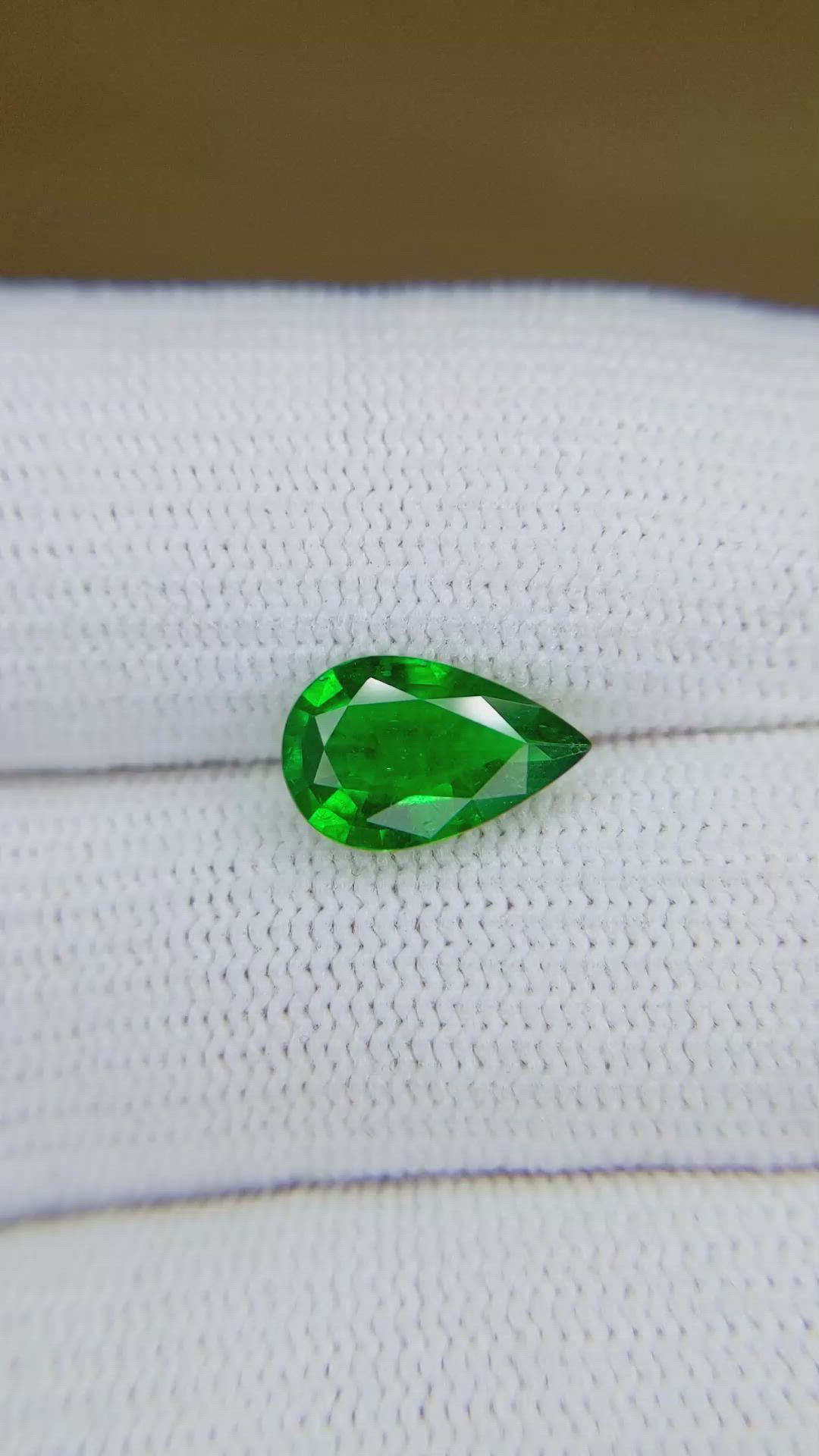 1.70 Ct. Emerald from Zambia Size Video