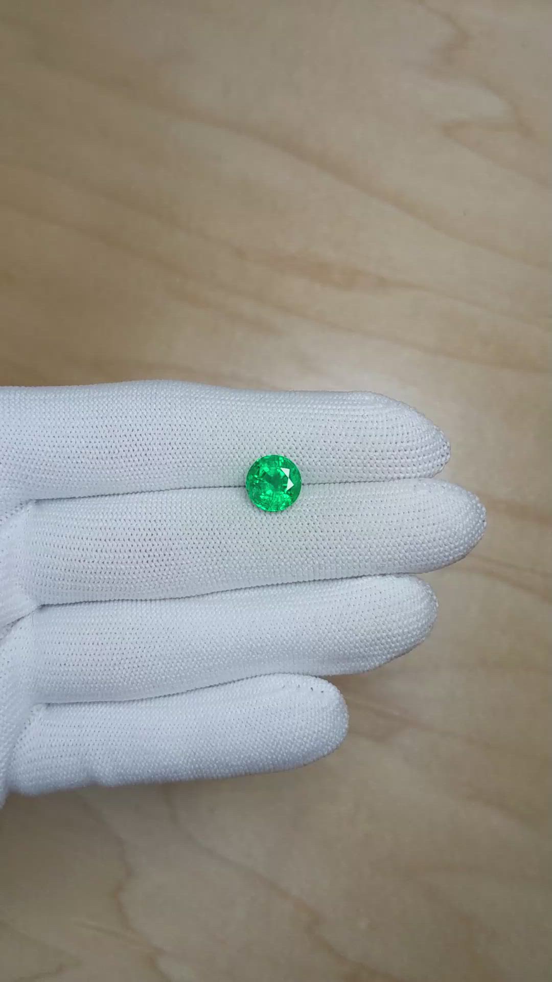 2.63 Ct. Emerald from Zambia Size Video