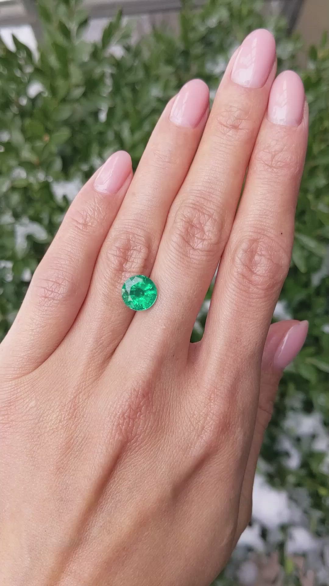 2.63 Ct. Emerald from Zambia Size Video