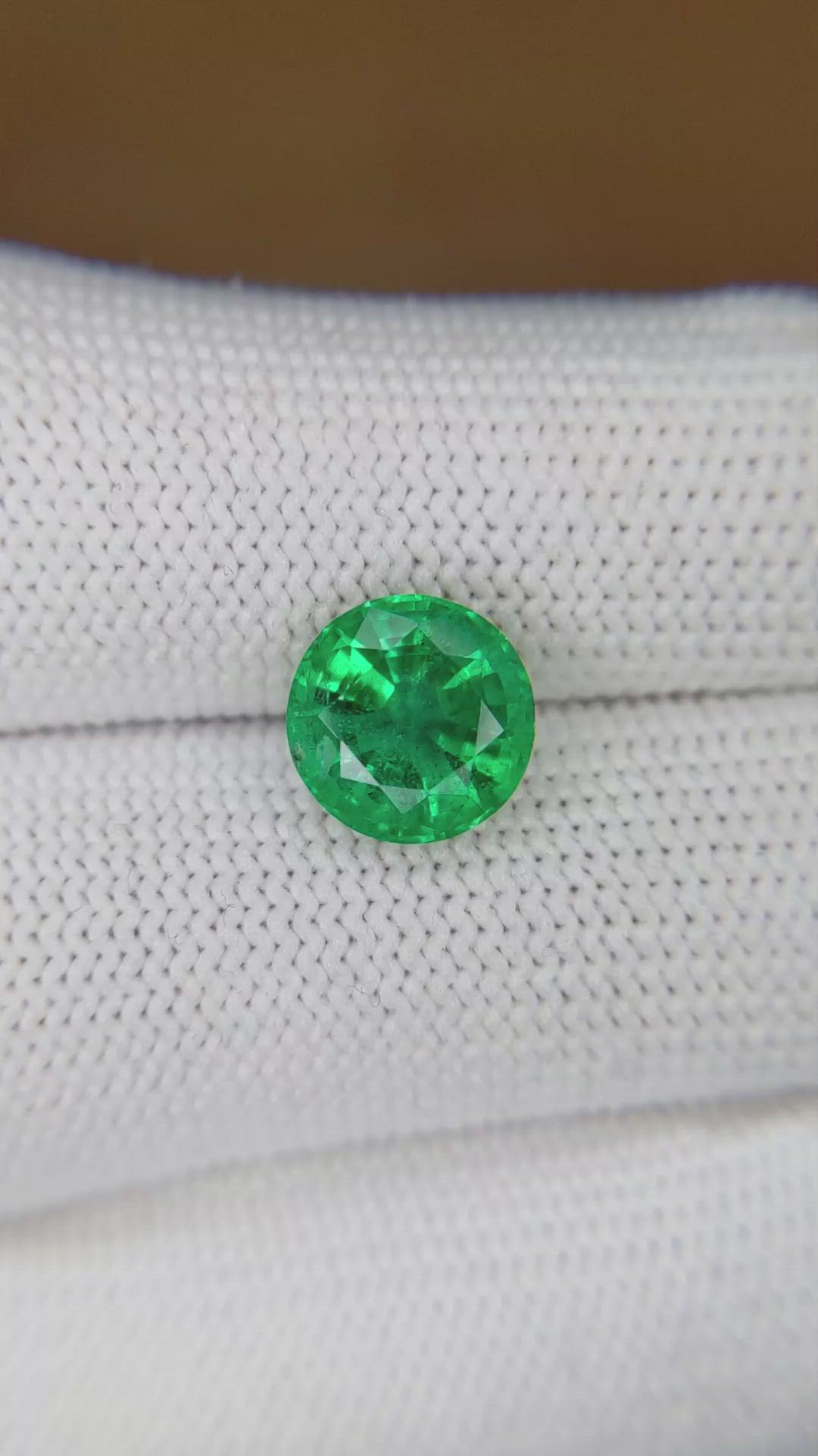 2.63 Ct. Emerald from Zambia Size Video