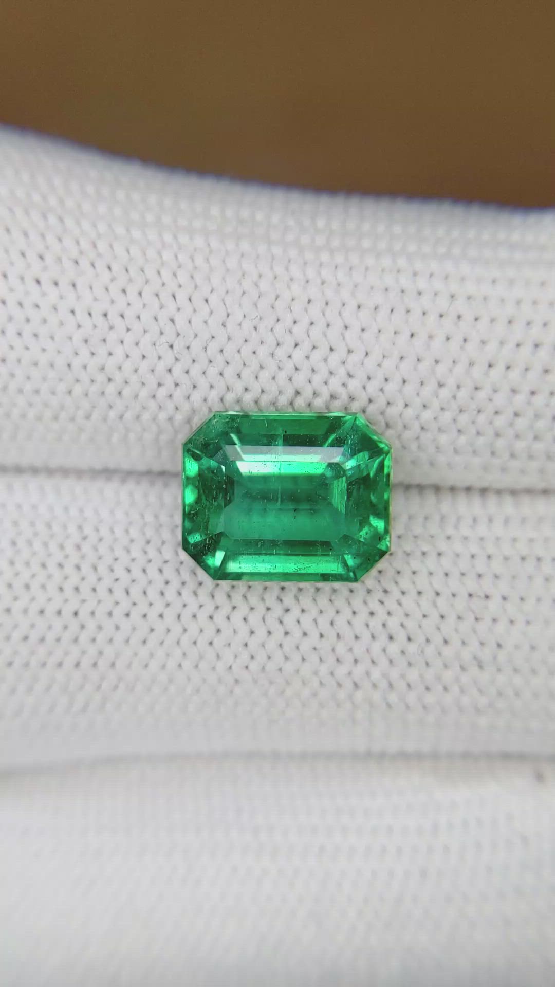 4.52 Ct. Emerald from Zambia Size Video