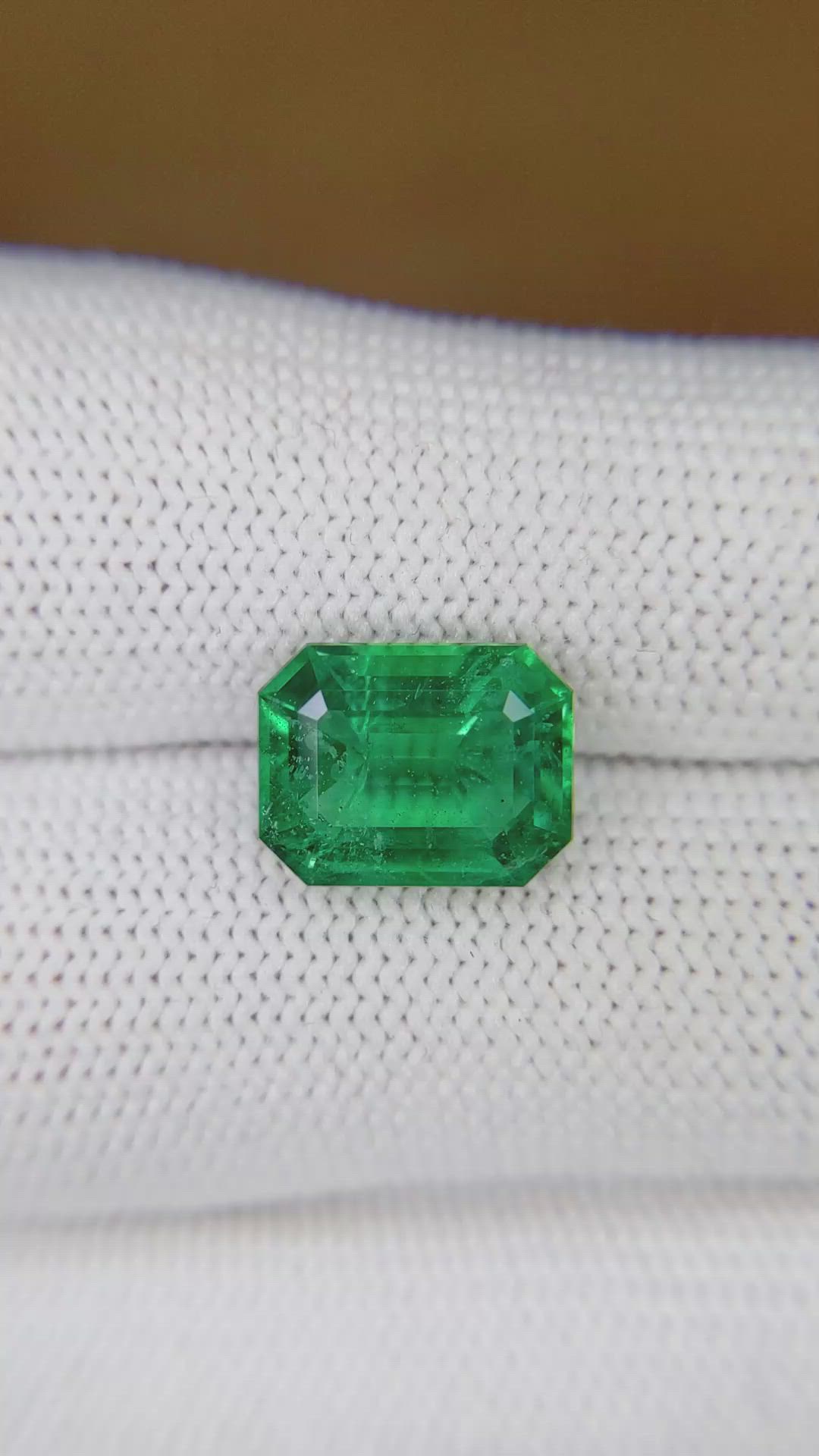 3.92 Ct. Emerald from Zambia Size Video