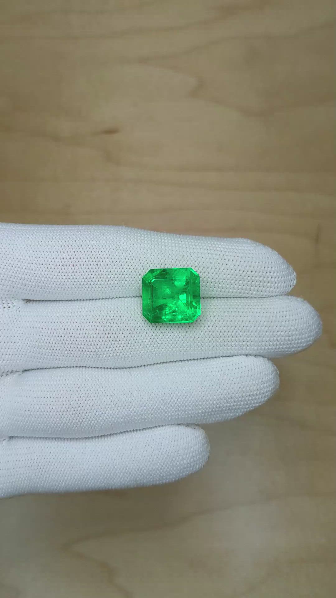 11.47 Ct. Emerald from Colombia Size Video