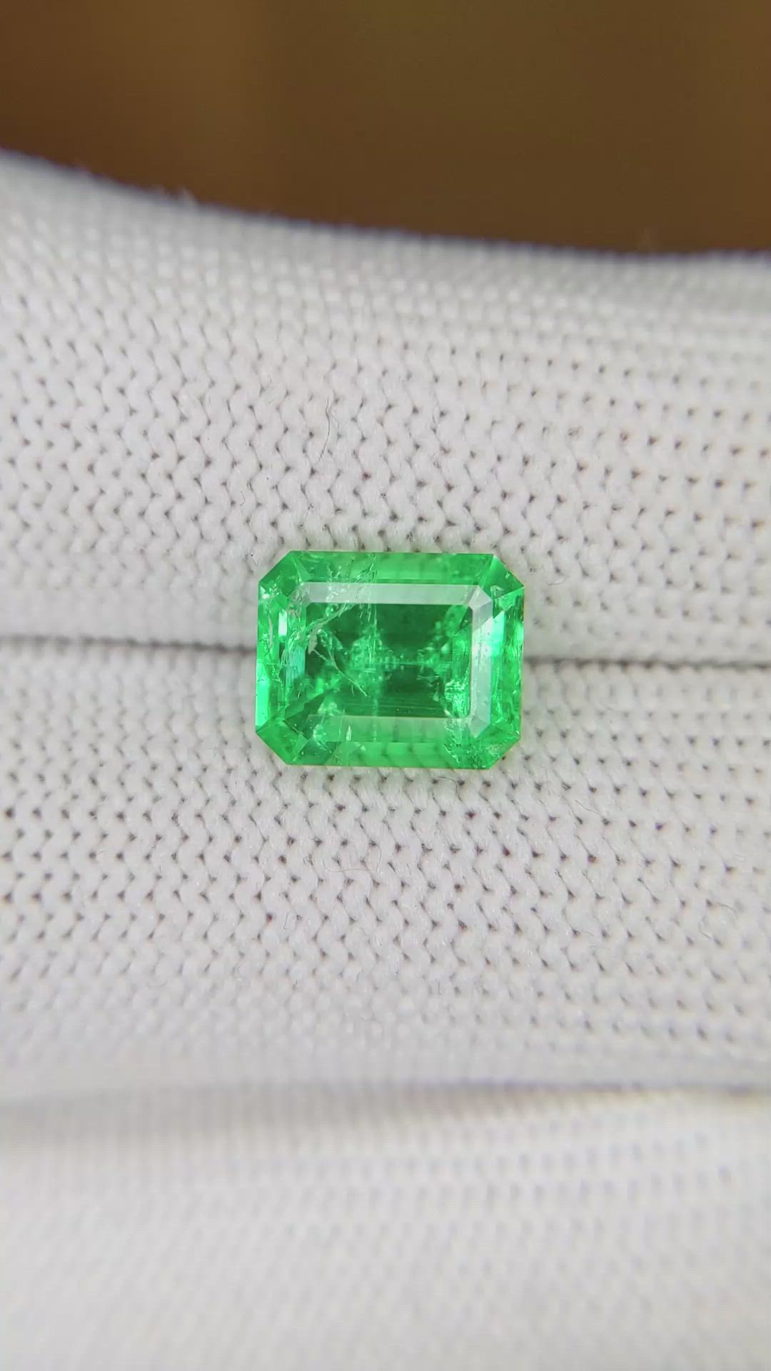 2.59 Ct. Emerald from Colombia Size Video