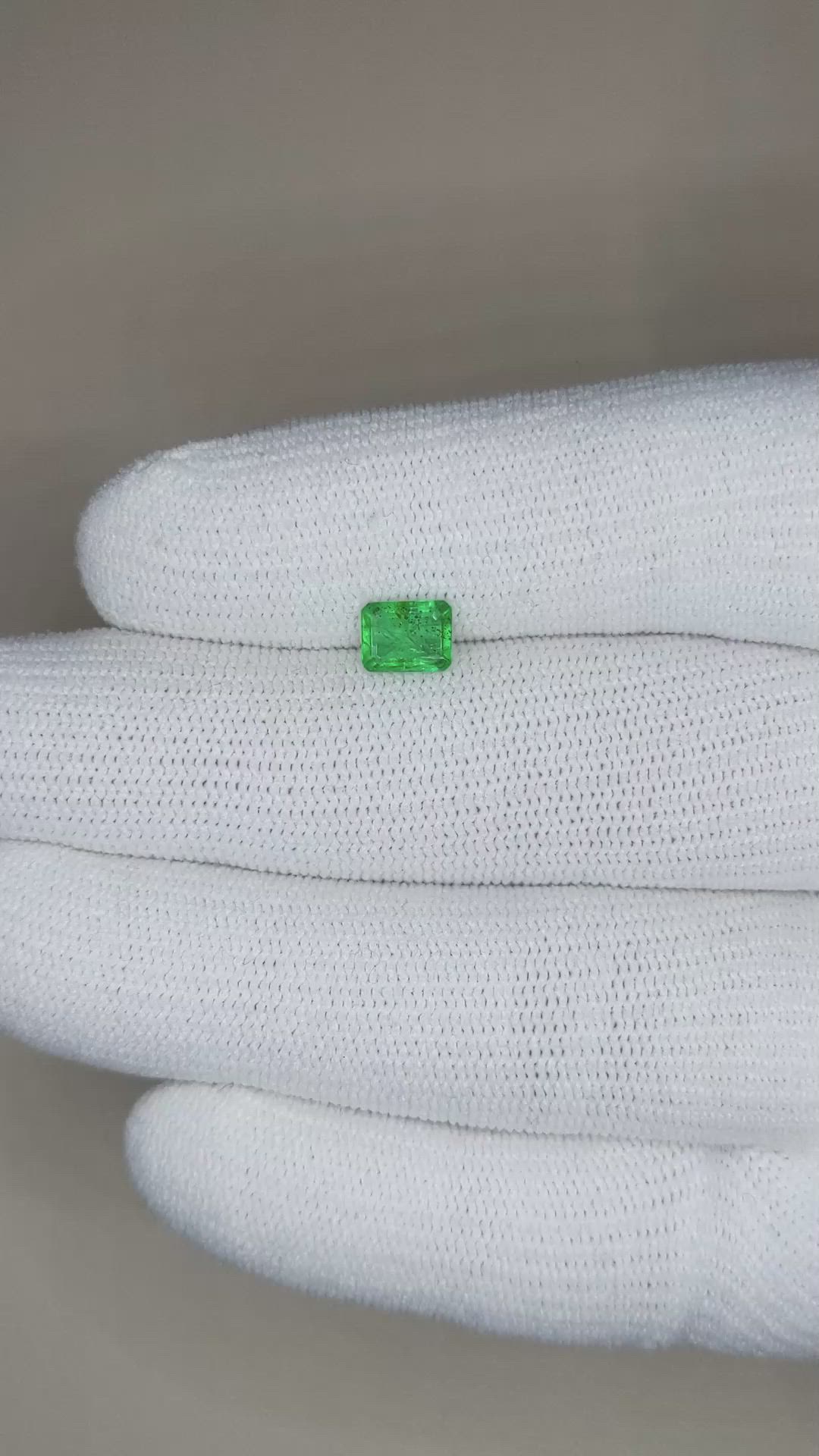 0.71 Ct. Emerald from Colombia Size Video