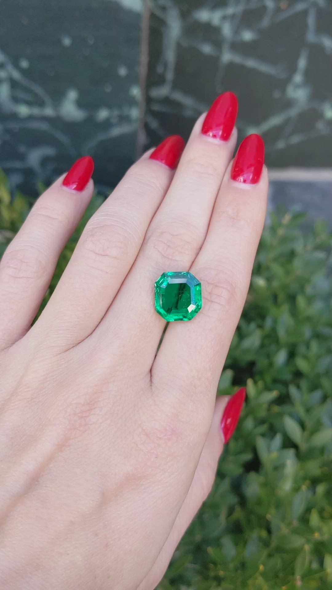 5.95 Ct. Emerald from Colombia Size Video
