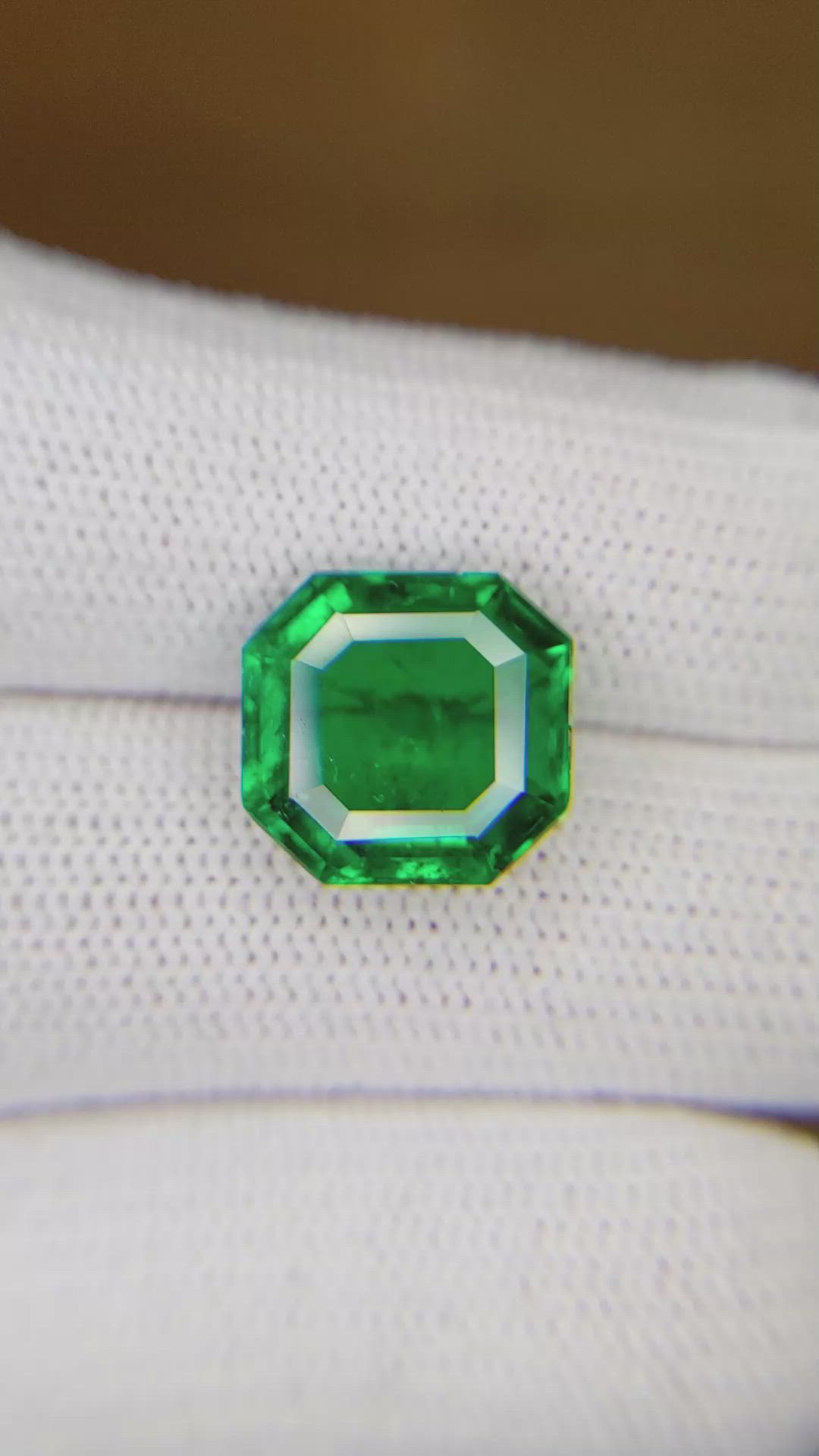 5.95 Ct. Emerald from Colombia Size Video