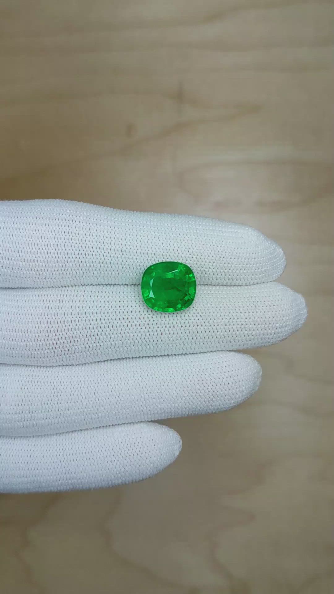 5.32 Ct. Emerald from Zambia Size Video