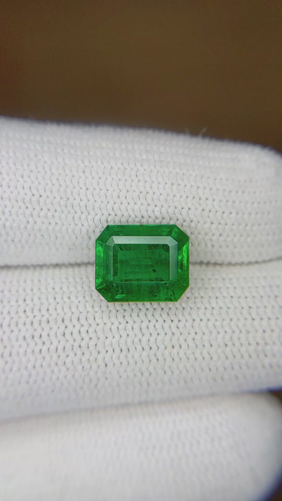 2.92 Ct. Emerald from Zambia Size Video