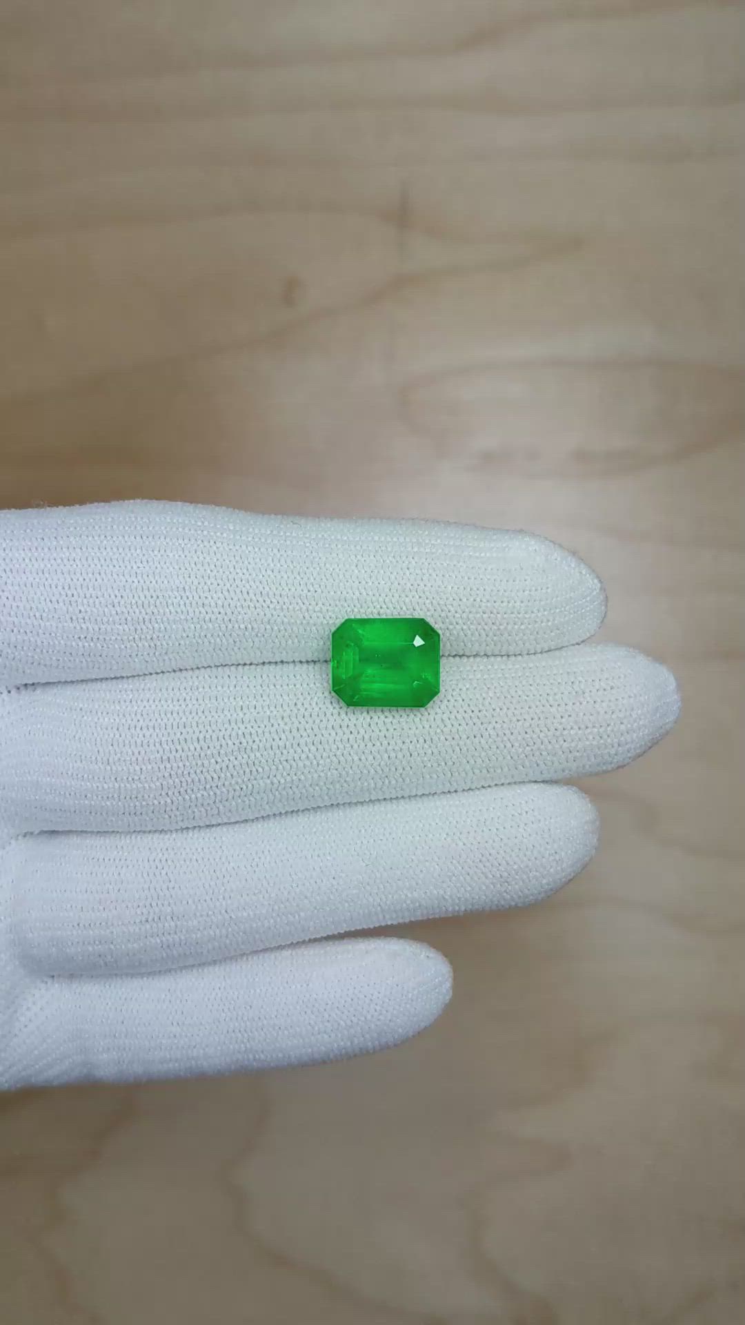 5.06 Ct. Emerald from Zambia Size Video