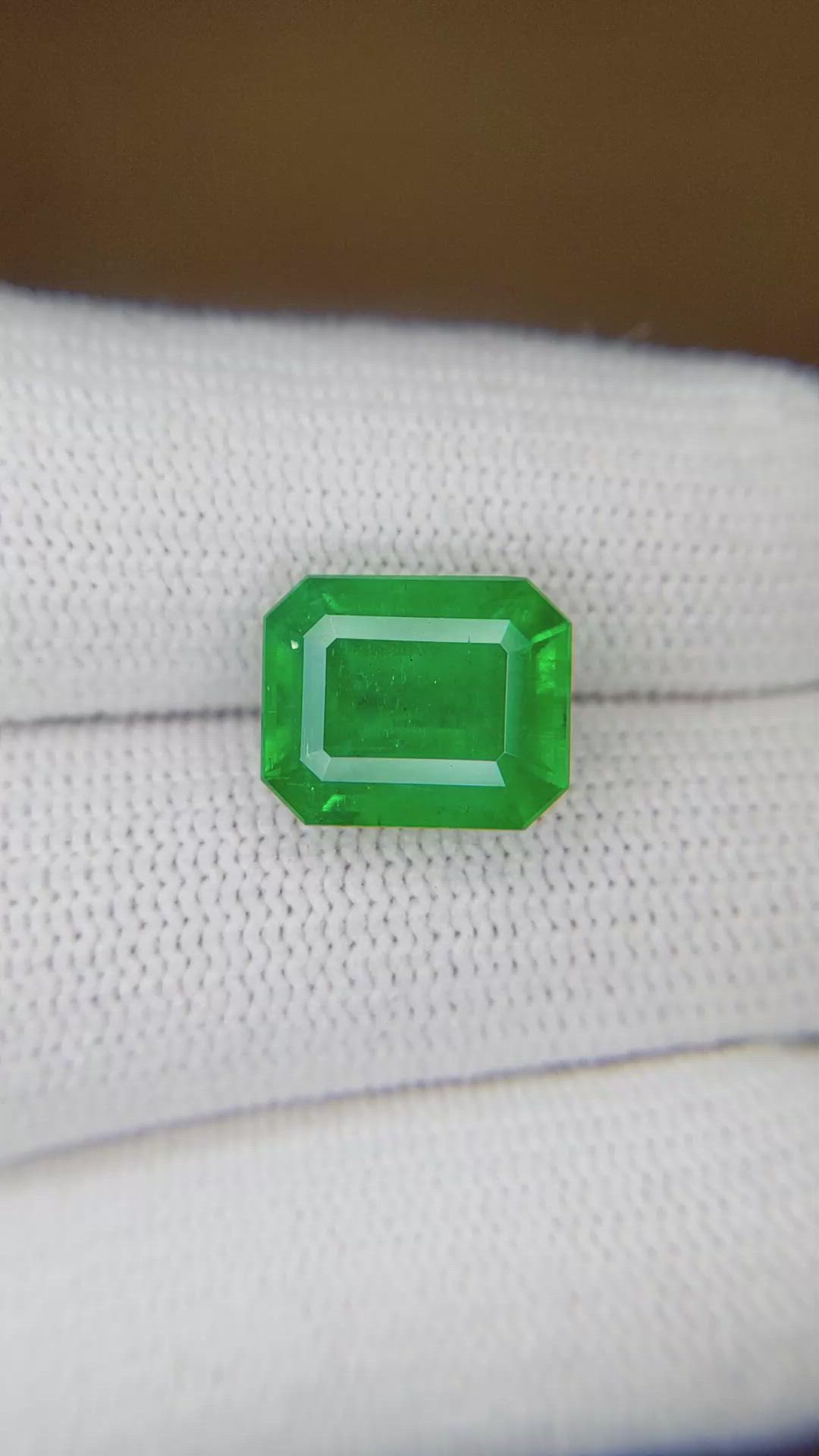 5.06 Ct. Emerald from Zambia Size Video