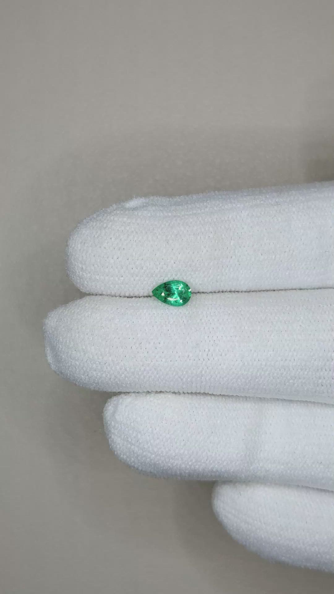 0.25 Ct. Emerald from Zambia Size Video