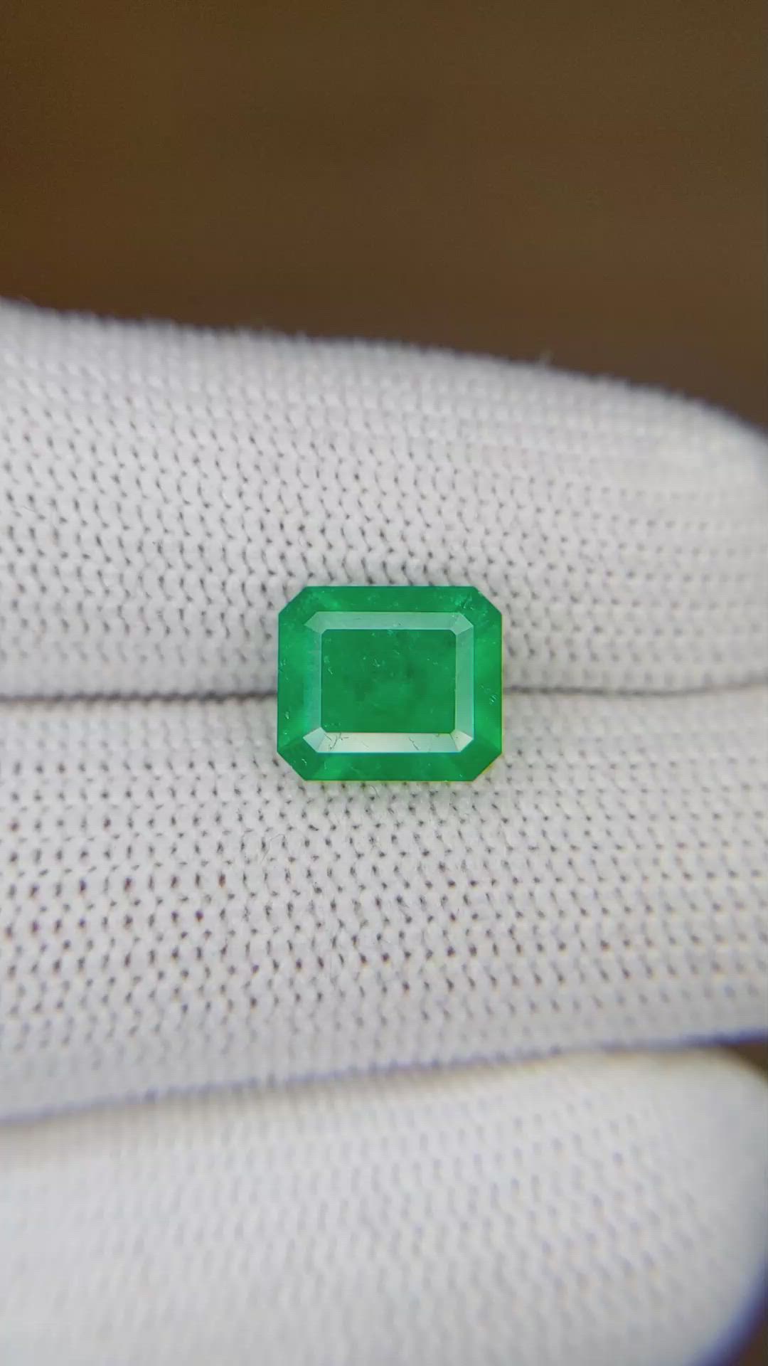 2.18 Ct. Emerald from Colombia Size Video