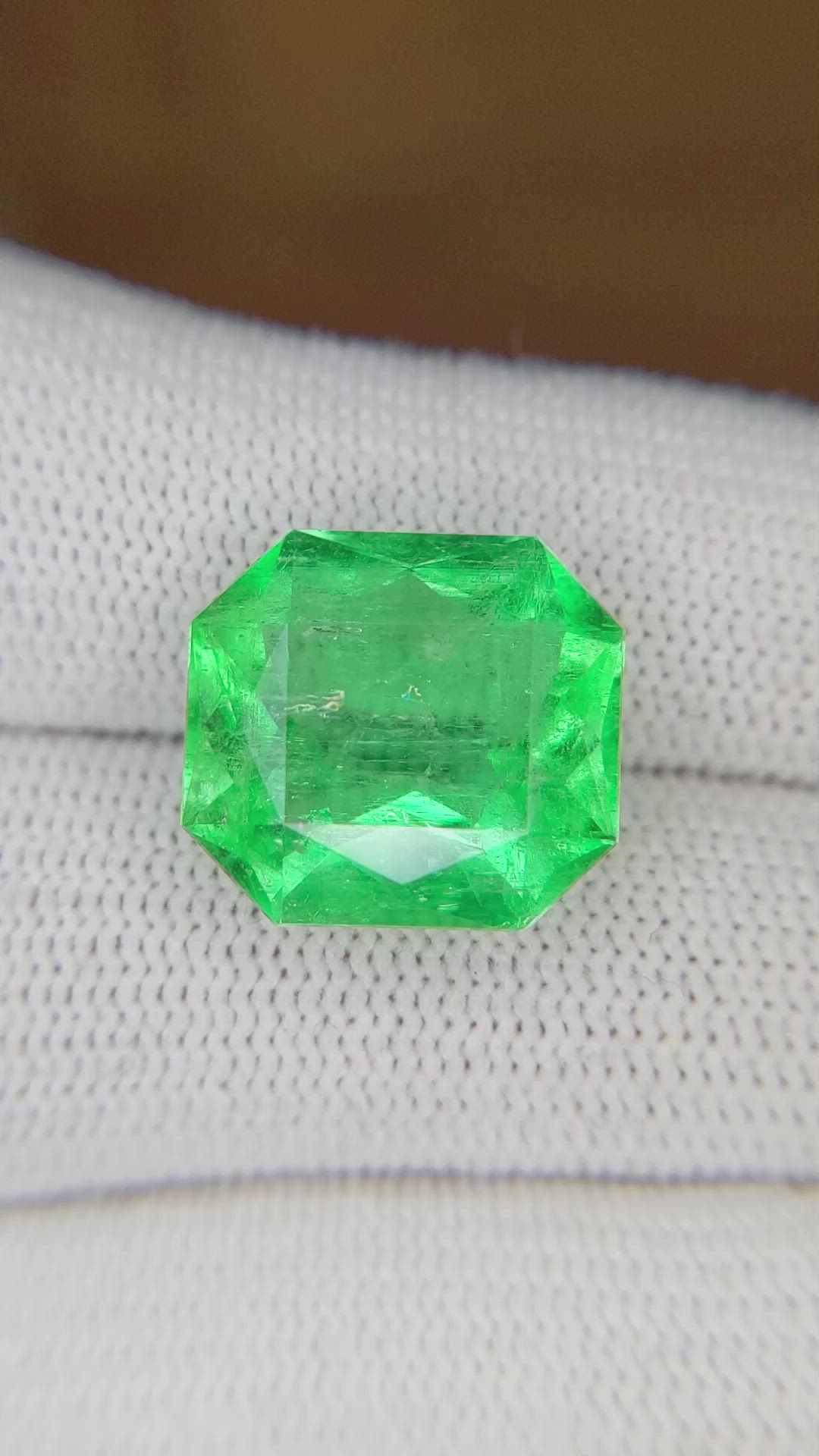 10.29 Ct. Emerald from Colombia Size Video