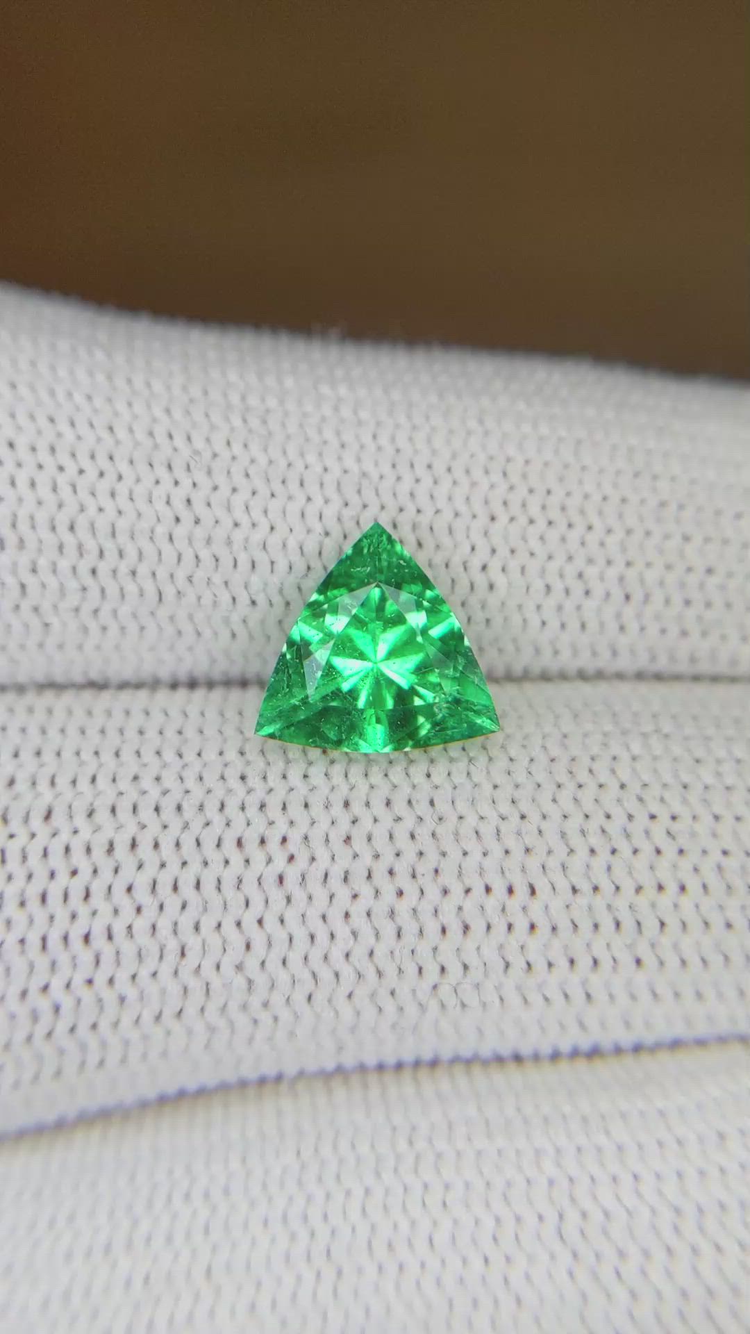 1.85 Ct. Emerald from Colombia Size Video