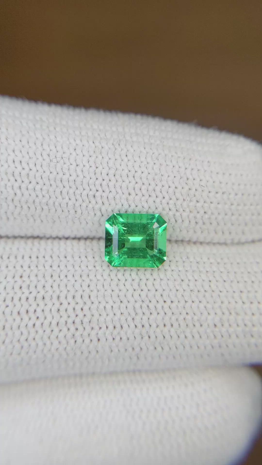 1.00 Ct. Emerald from Colombia Size Video